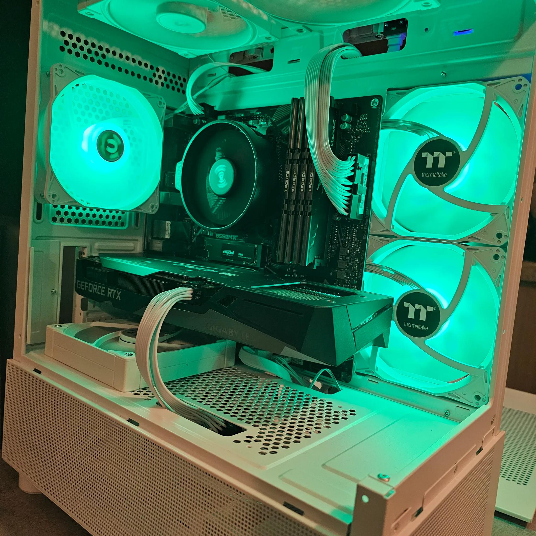White Swan R1/Gigabyte 3060 12GB/AMD RYZEN 3600