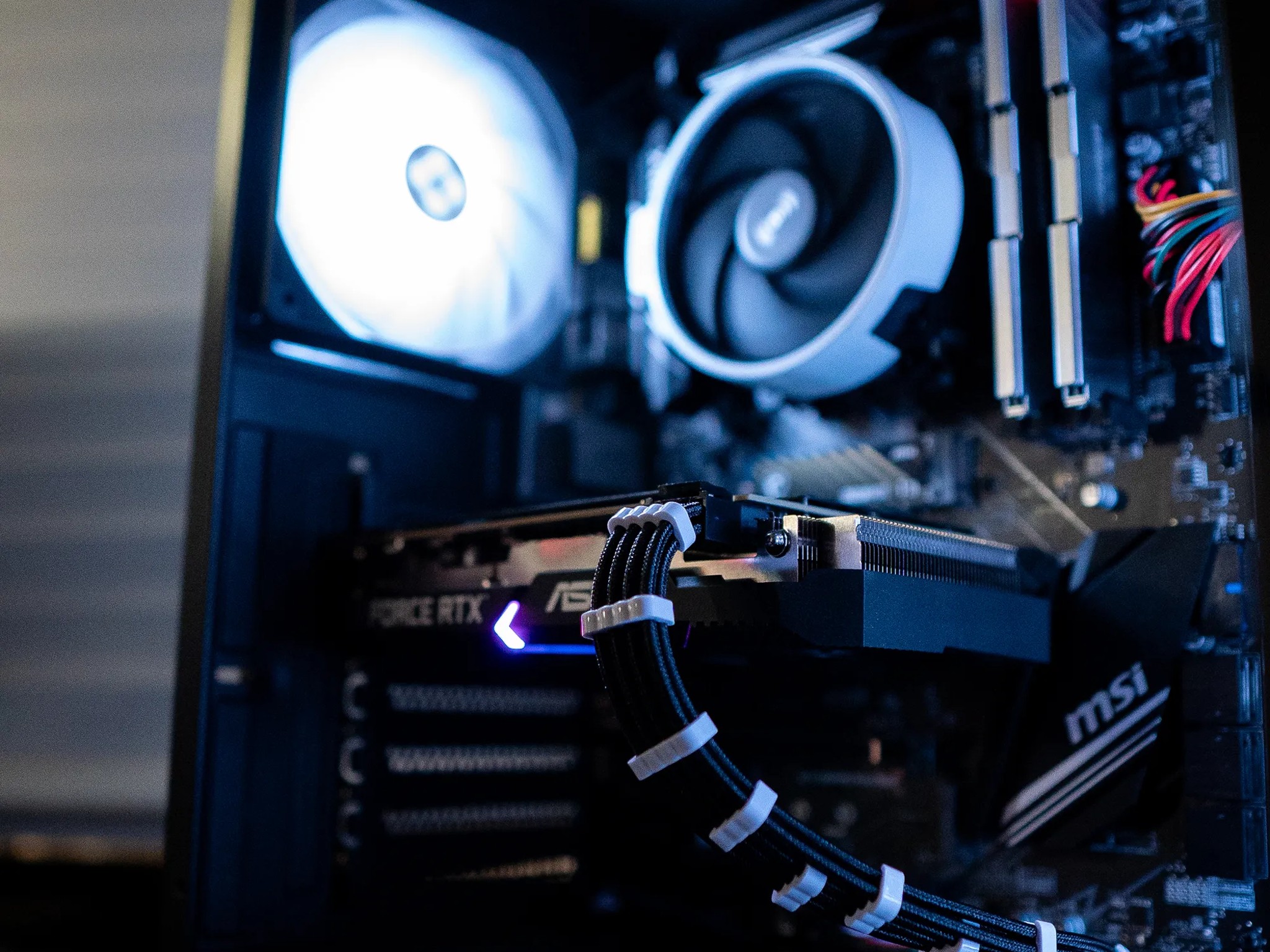 ⛈️❄️ | NVIDIA RTX 3060 12GB | RYZEN 5 3500X | 16GB DDR4 RAM | 1TB NVME SSD | Arctic Snow