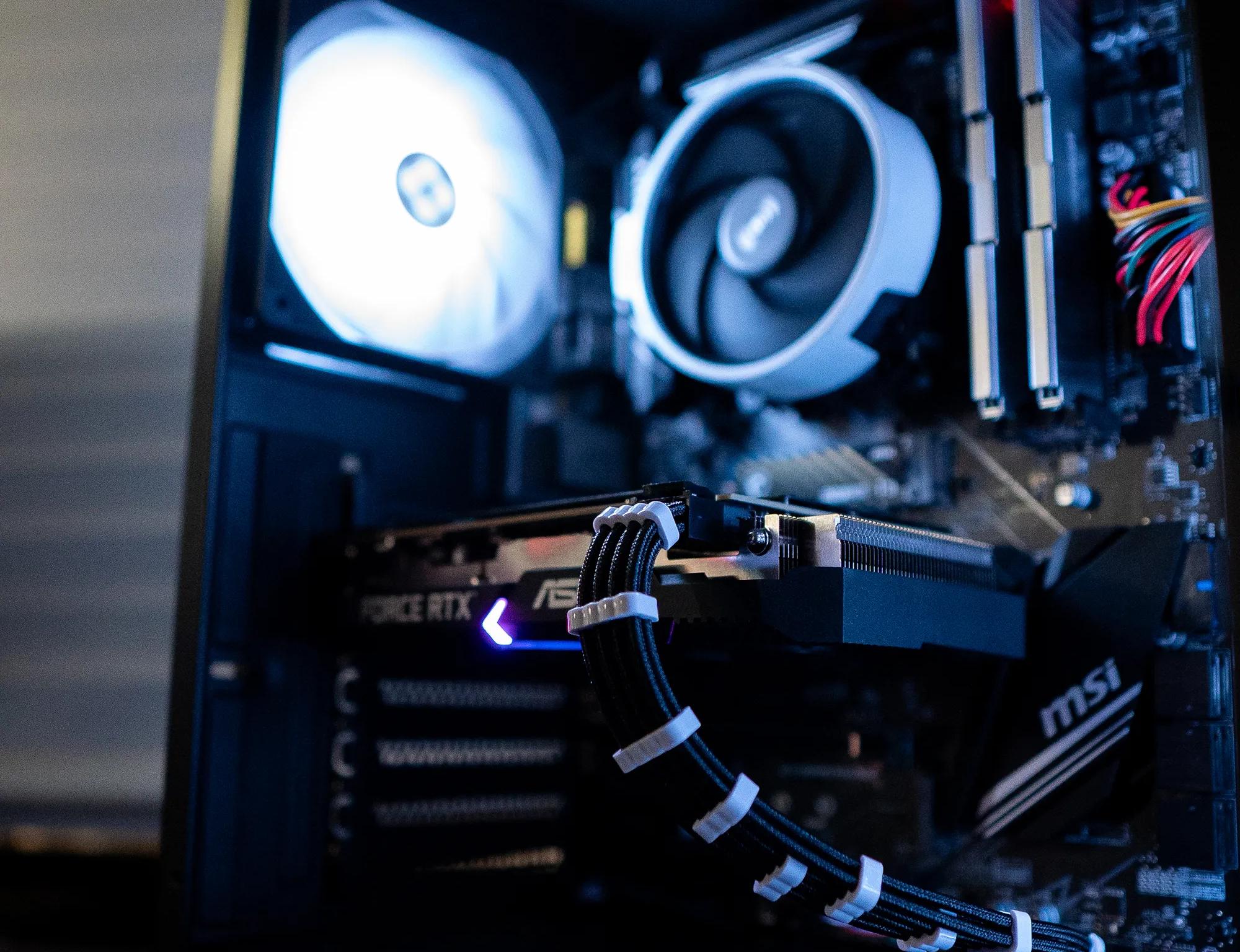 ⛈️❄️ | NVIDIA RTX 3060 12GB | RYZEN 5 3500X | 16GB DDR4 RAM | 1TB NVME SSD | Arctic Snow