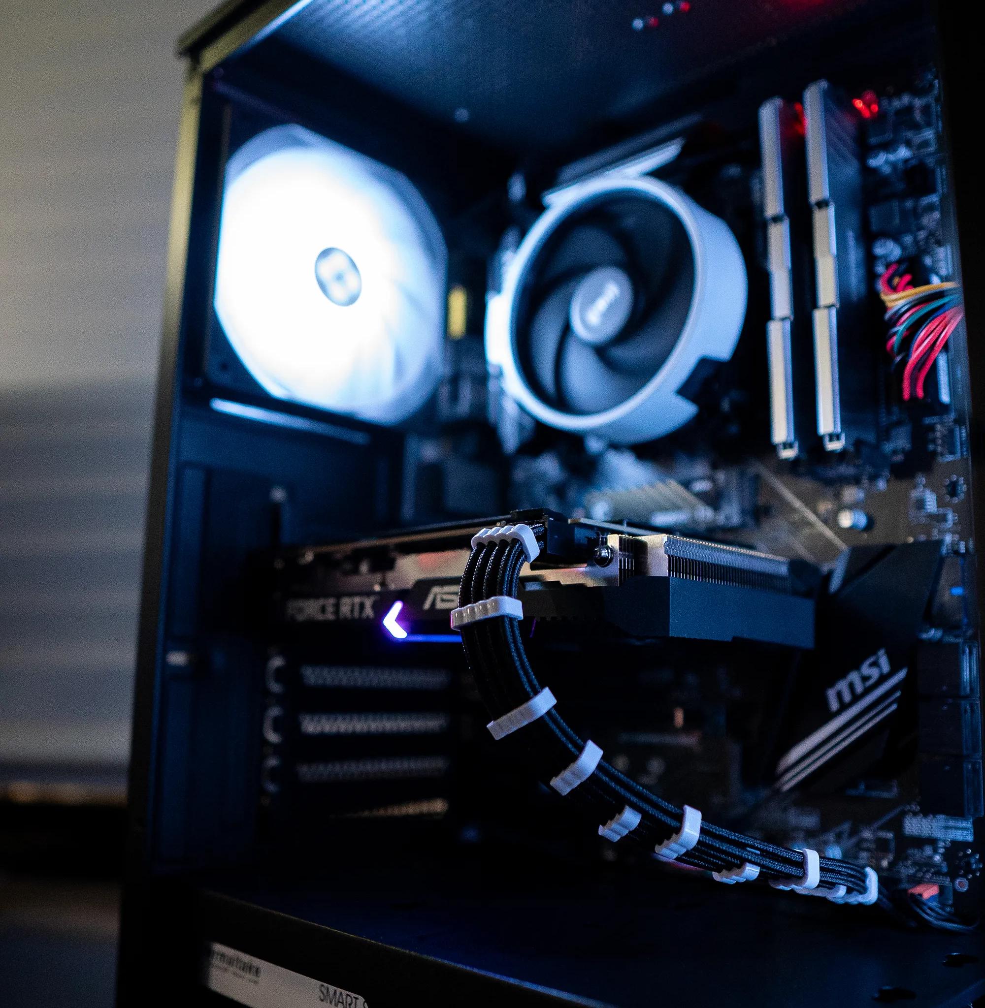 ⛈️❄️ | NVIDIA RTX 3060 12GB | RYZEN 5 3500X | 16GB DDR4 RAM | 1TB NVME SSD | Arctic Snow
