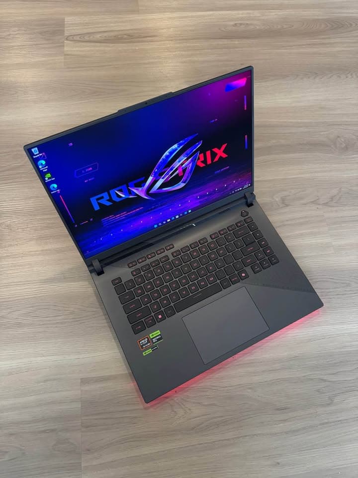 ASUS ROG Strix G16 - Ryzen 9 9955HX3D RTX 5070 Ti 32GB RAM 1TB SSD 16" 2.5K 240Hz