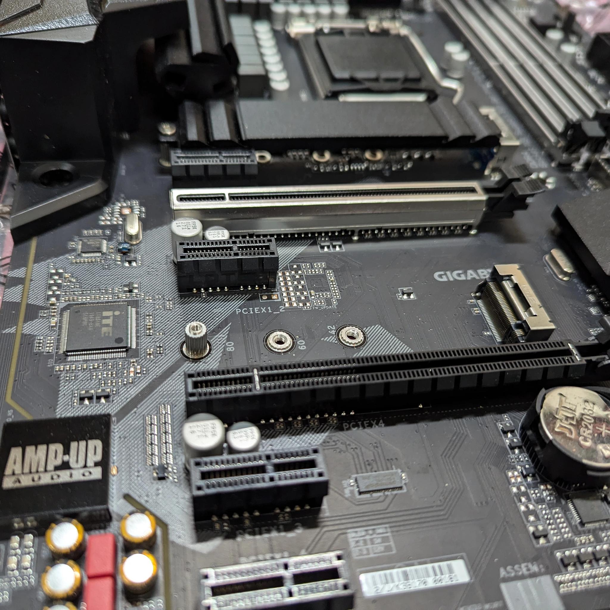 Used- Great Condition - Gigabyte Z390 Aorus Elite