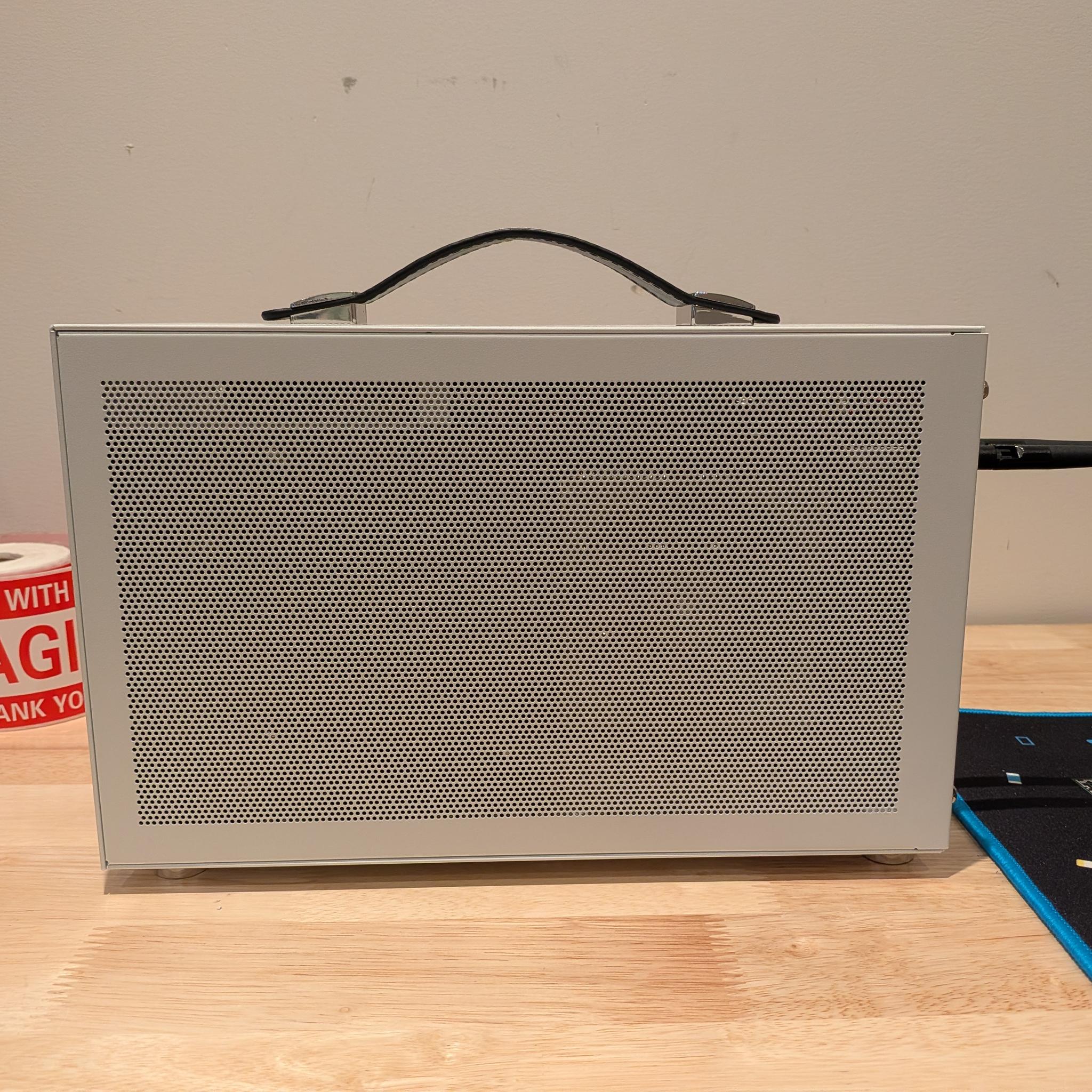 1440p Steam Lunchbox - RX 9060 XT 16 GB, Intel Core Ultra 5 225, 32 GB DDR5 RAM, 1 TB NVMe, SteamOS