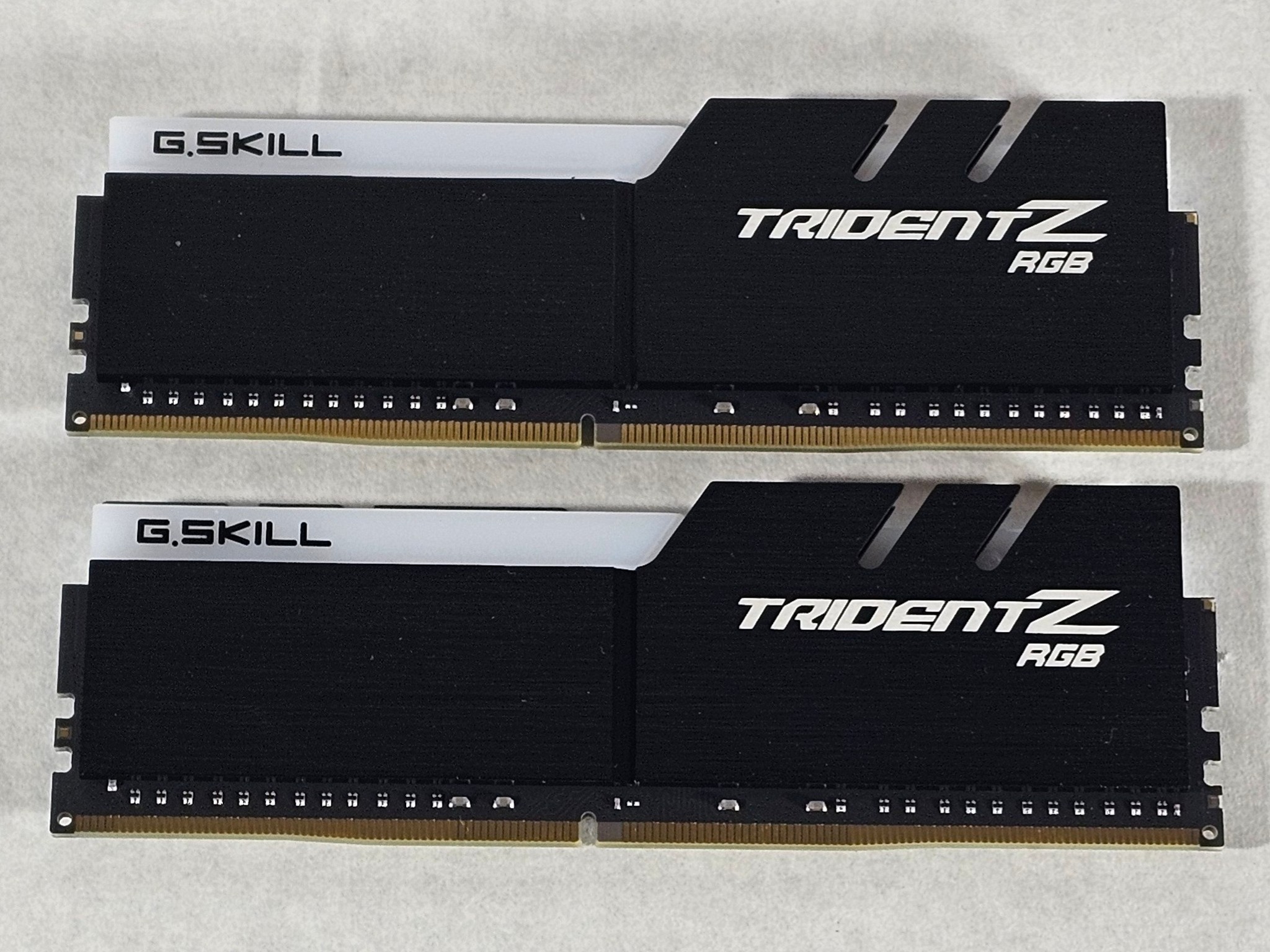 32GB DDR4 (2x16GB) 481 CL16 3200MT/s G.Skill Trident Z