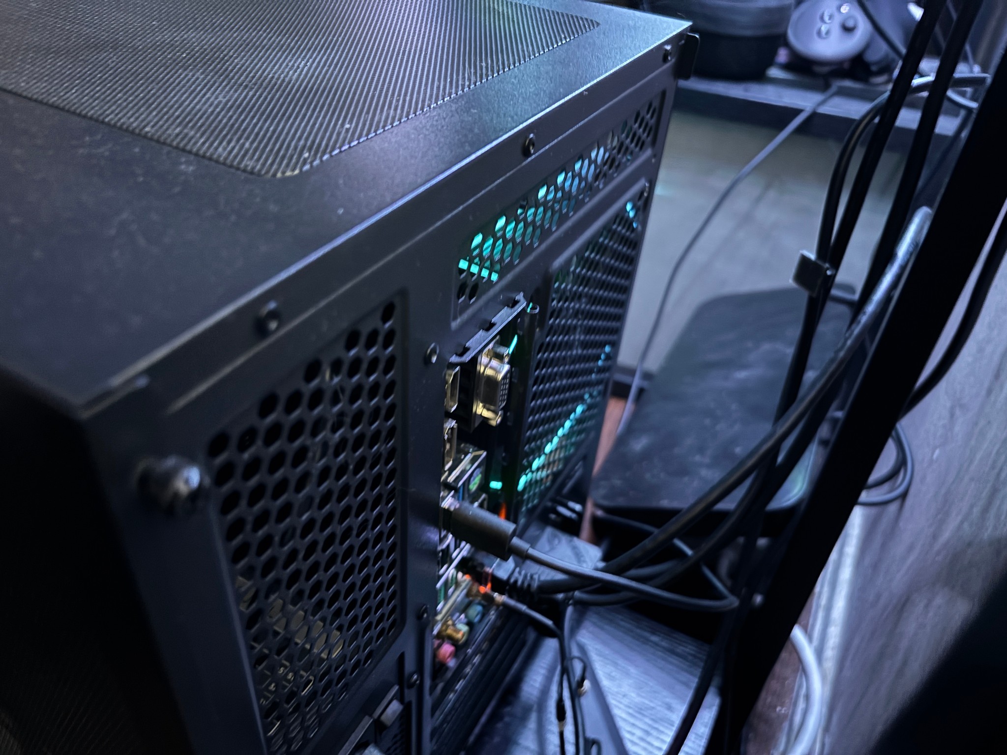 Infinity RGB | Ryzen 5 v7600x | RX 7600 | 32 GB DDR5 (6000MTs) | 1 TB SSD | digital display | 750W