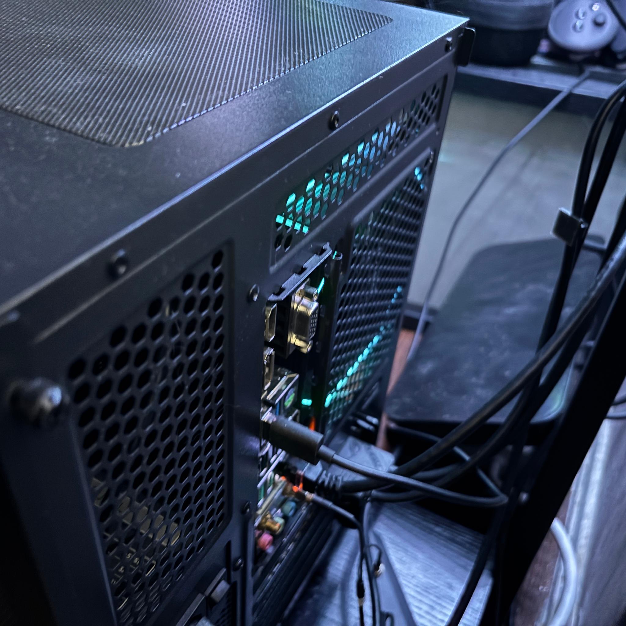 Infinity RGB | Ryzen 5 v7600x | RX 7600 | 32 GB DDR5 (6000MTs) | 1 TB SSD | digital display | 750W