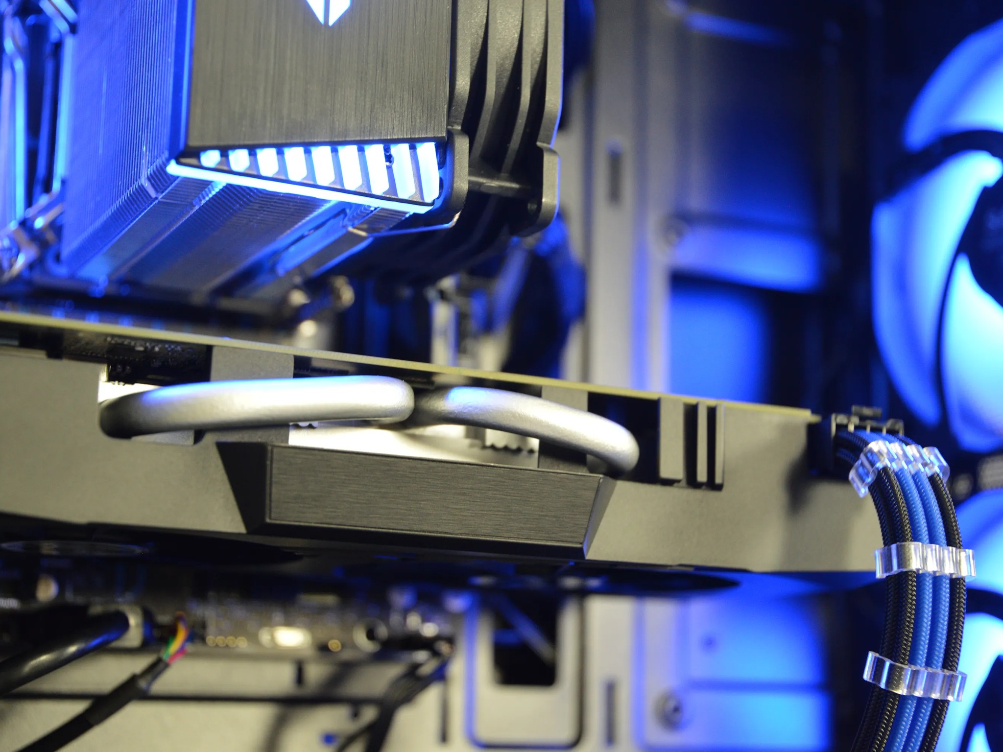 🔵⚫️| RX 580 8GB | INTEL XEON E5 2670 V3 | 16GB DDR4 RAM | 1TB NVME SSD | Midnight Ocean |