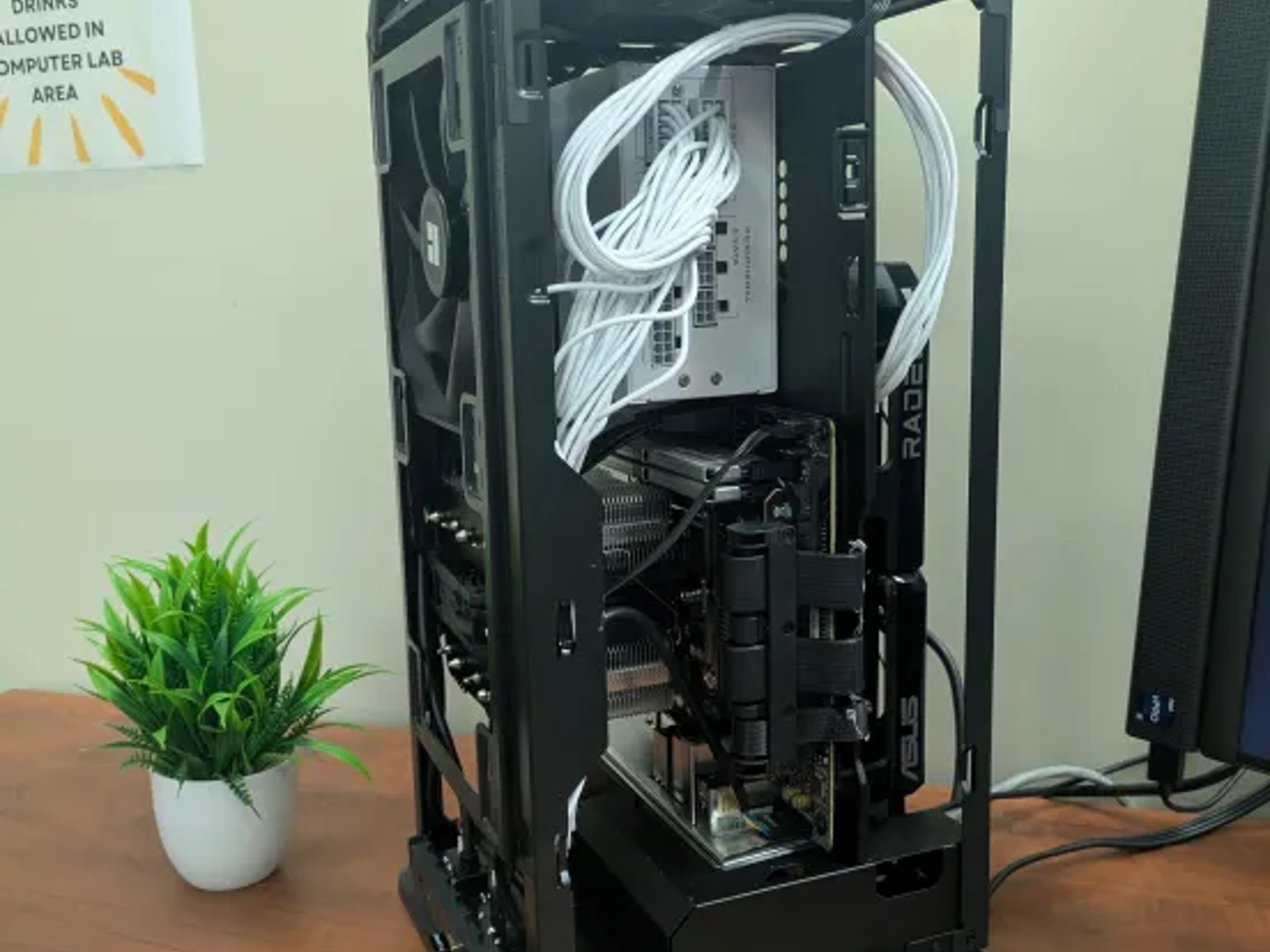 Fractal Mood Gaming PC