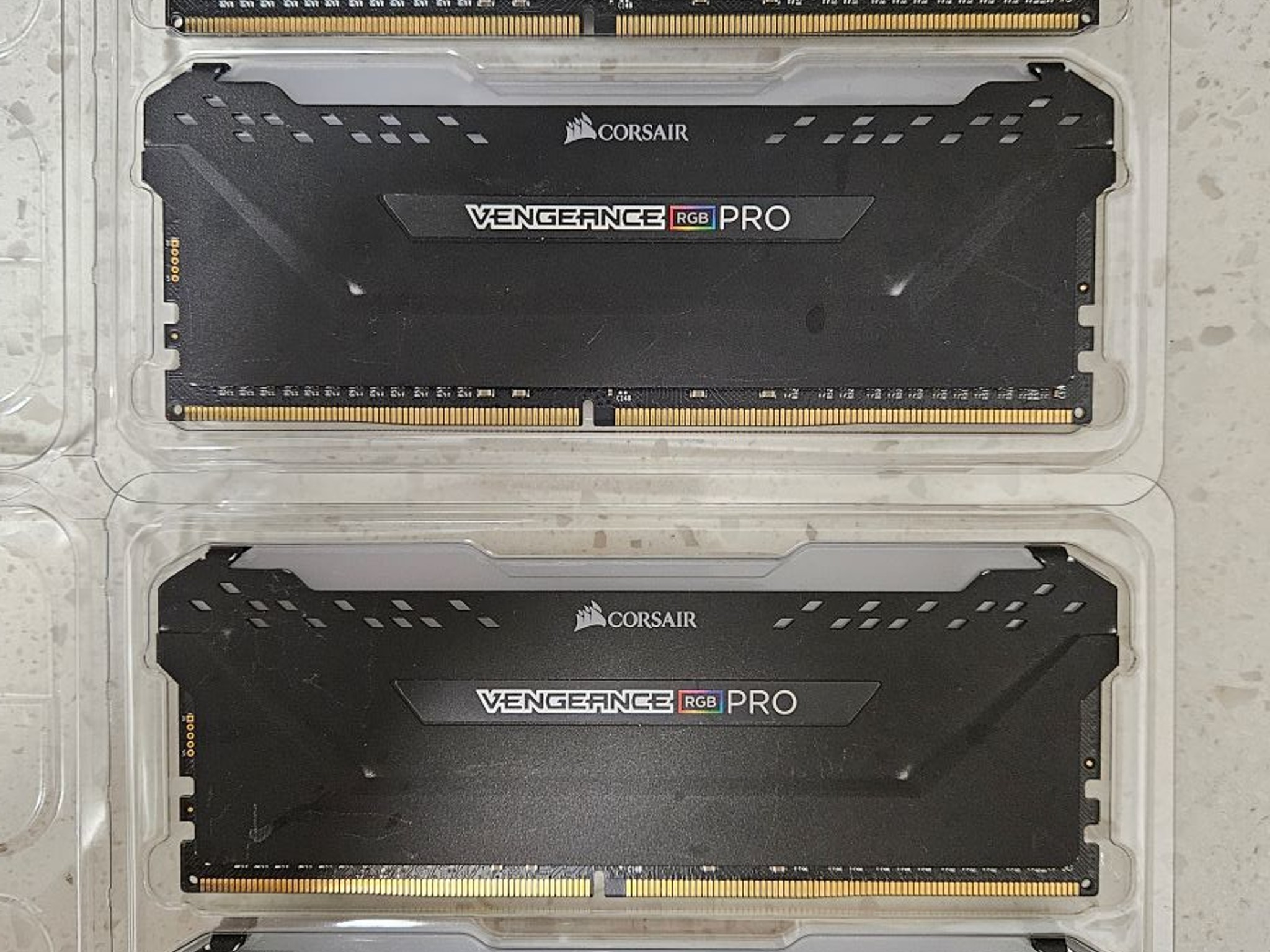 Corsair VENGEANCE RGB PRO 128GB (4x32GB) DDR4 3600 (PC4-28800) C18 Desktop memory - USED