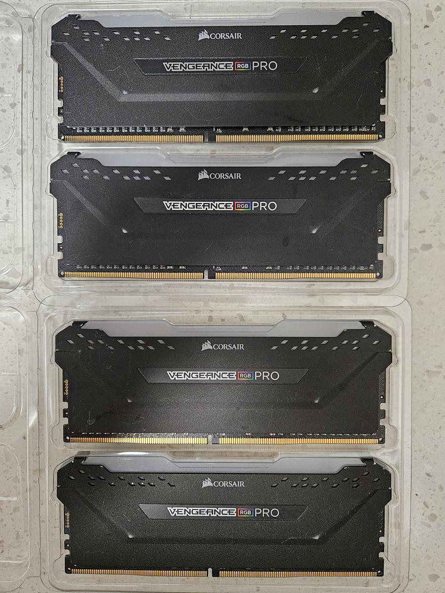 Corsair VENGEANCE RGB PRO 128GB (4x32GB) DDR4 3600 (PC4-28800) C18 Desktop memory - USED