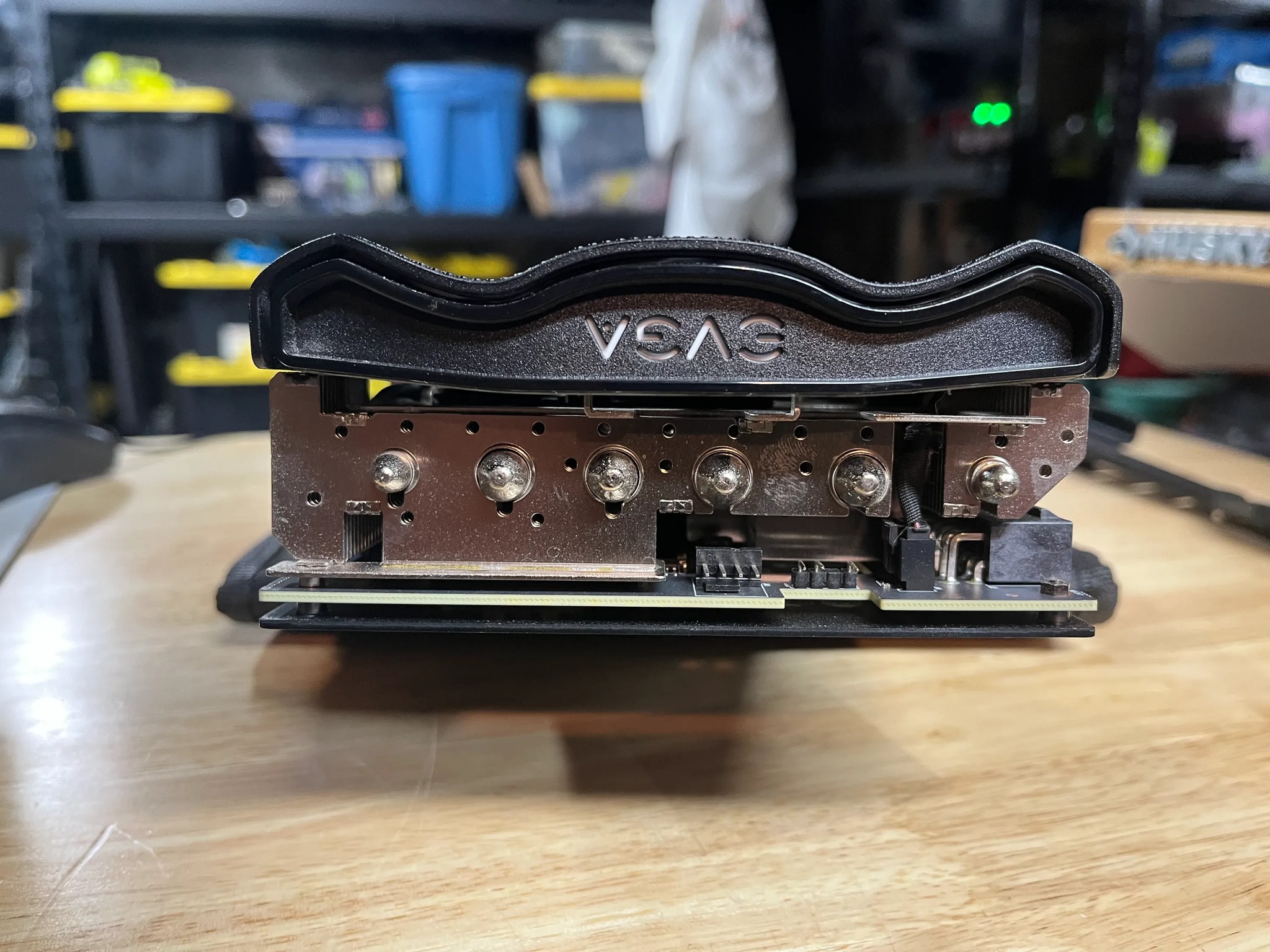 EVGA 3090 FTW with anti-sag bracket and right-angled PCIe power adaptors