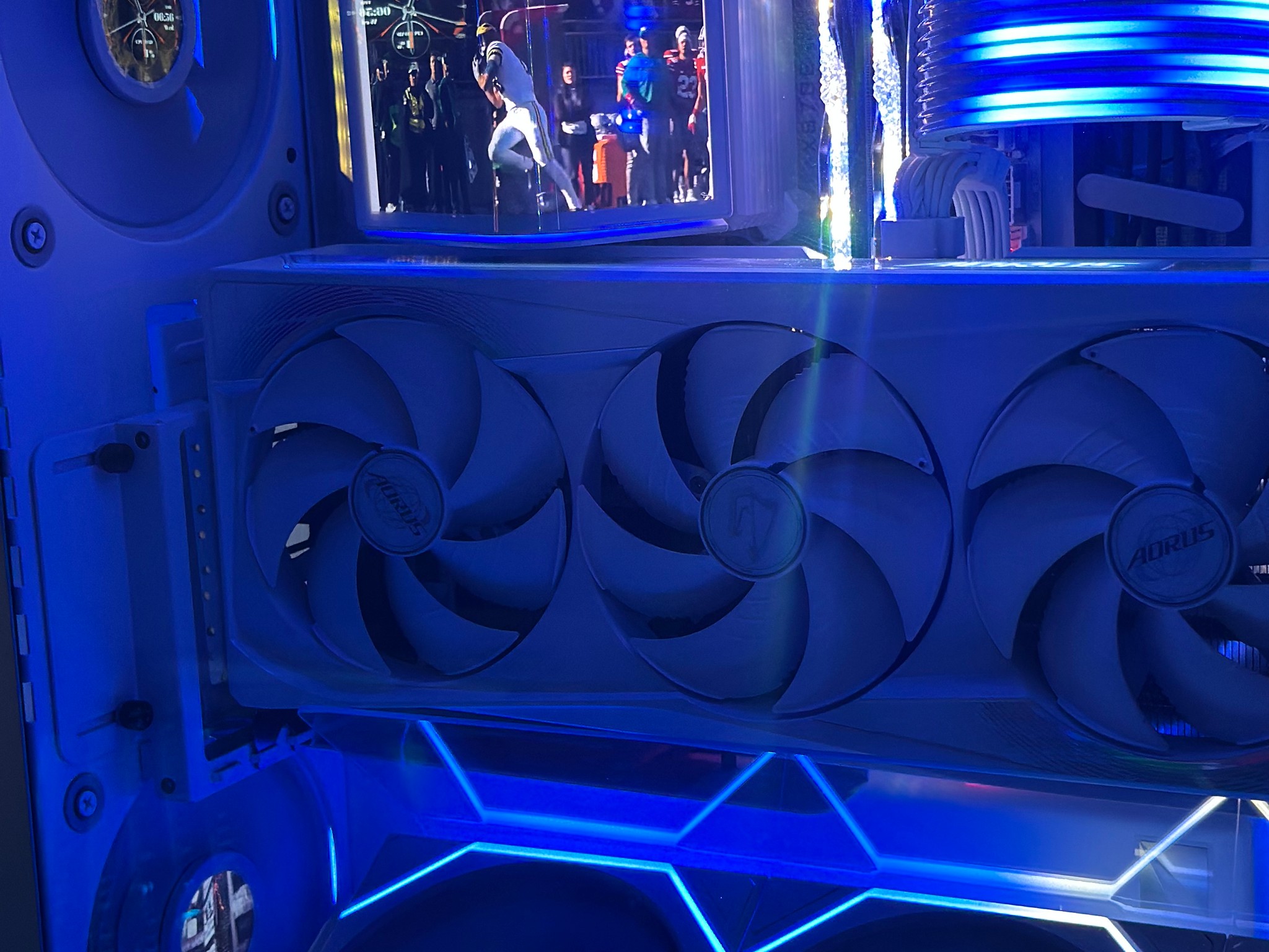 5090 AORUS Ice | Ryzen 7 9850X3D | 4TB SSD |32 GB Ram CL 30