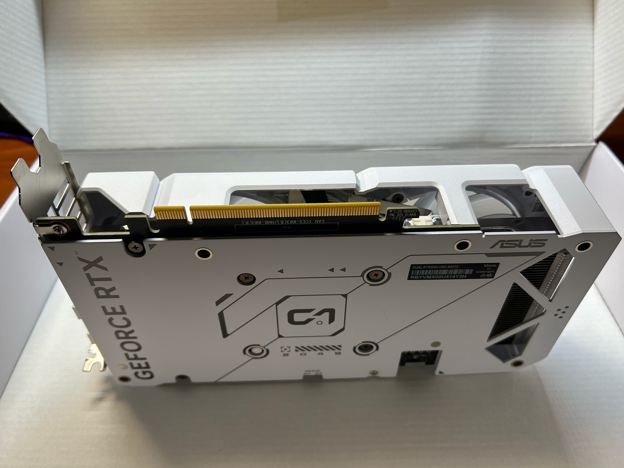ASUS Dual GeForce RTX 4060 White OC Edition