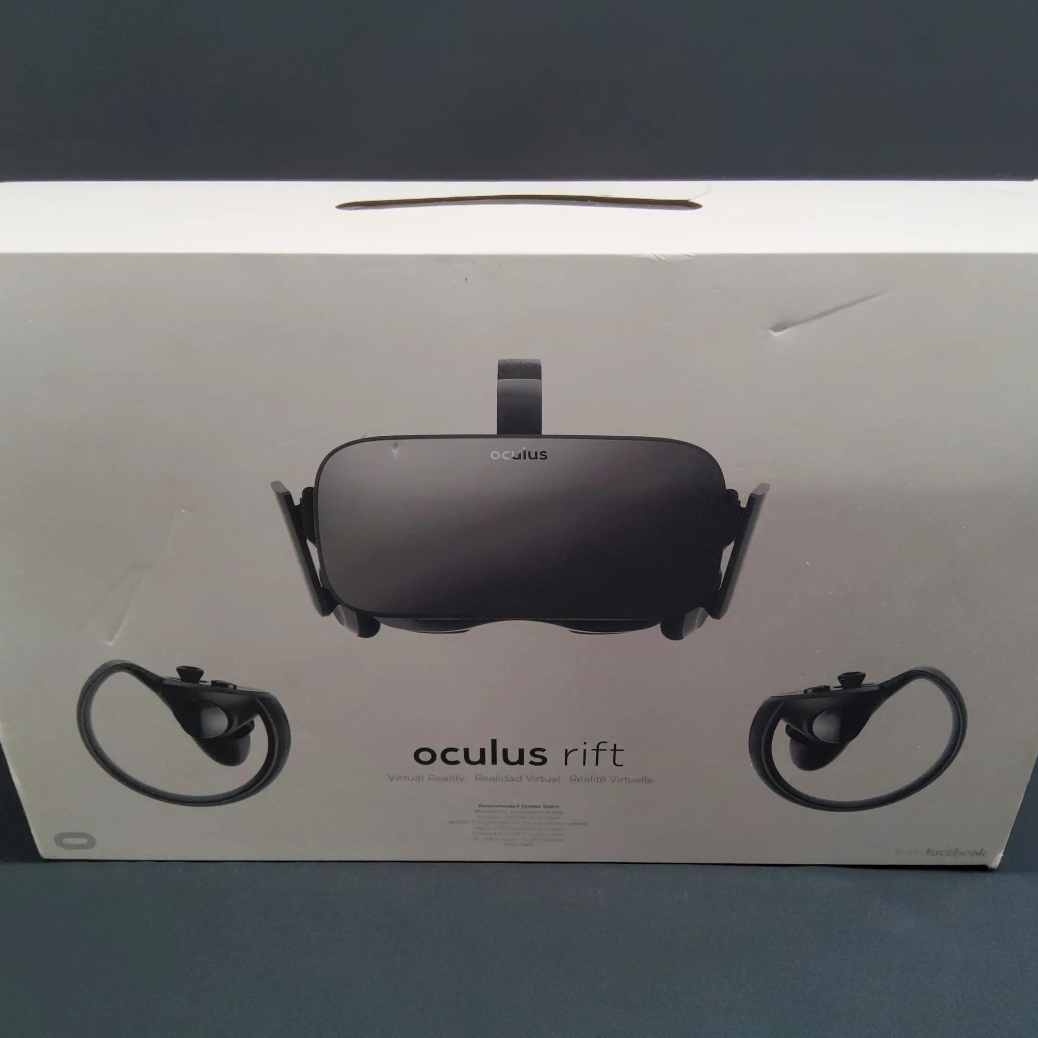Oculus Rift Bundle 2 Touch controllers 2 Tracking Sensors with Original Box