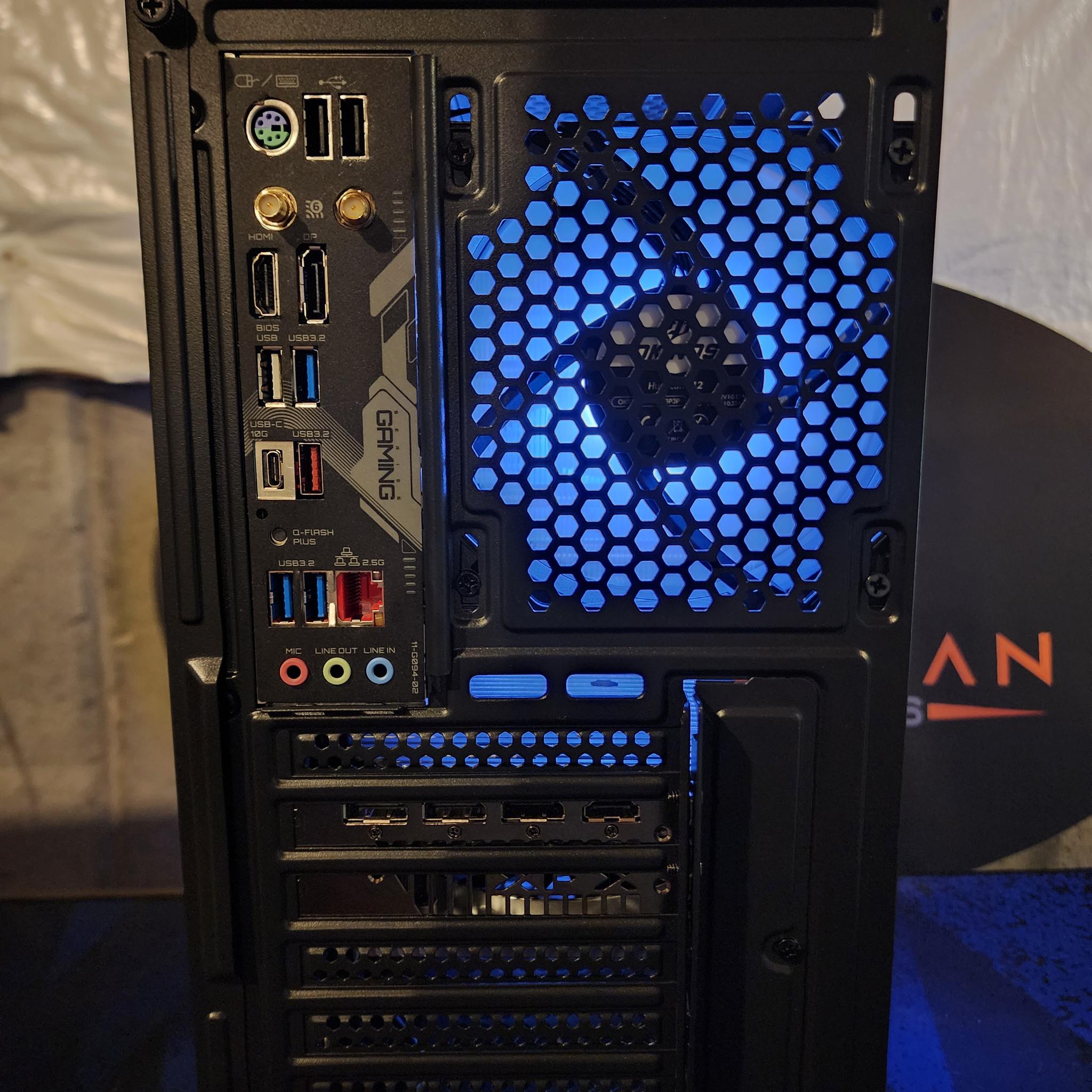 RX 7800 XT / Ryzen 5 7600 / 32GB DDR5 / 1TB NVMe SSD
