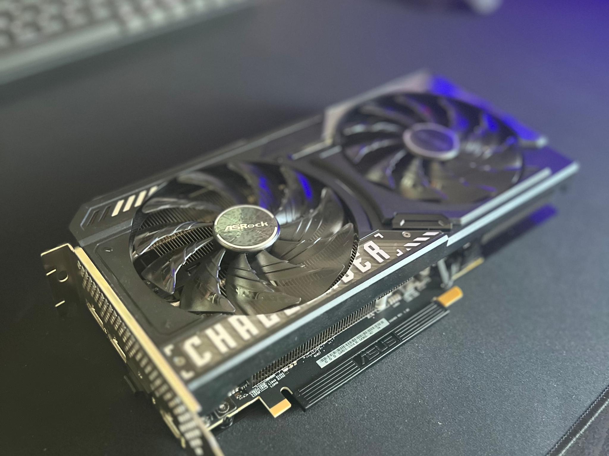 Intel Arc B570 - Image 4
