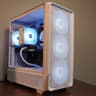 🤍ARCTIC🤍 1440p/1080p GAMING MACHINE 💚RTX 4060 🧡 Ryzen 5 3600 | 16GB | WIFI | WIN 11
