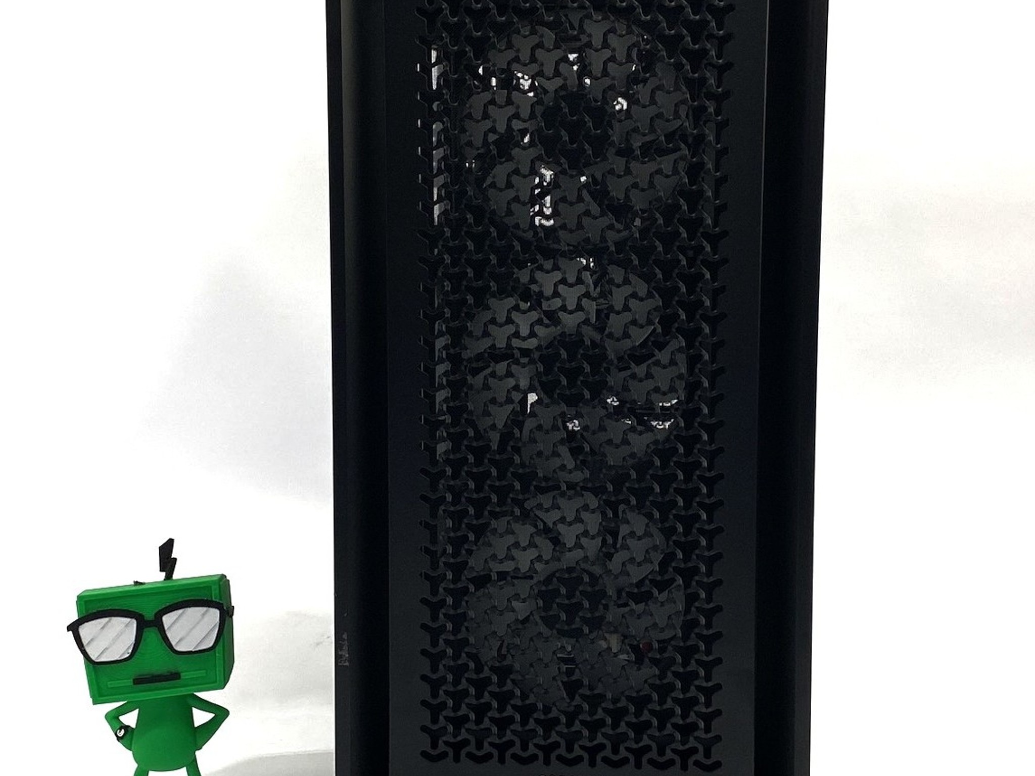 UTAR Custom Gaming PC - Ryzen 7 9700X/Radeon RX 7600