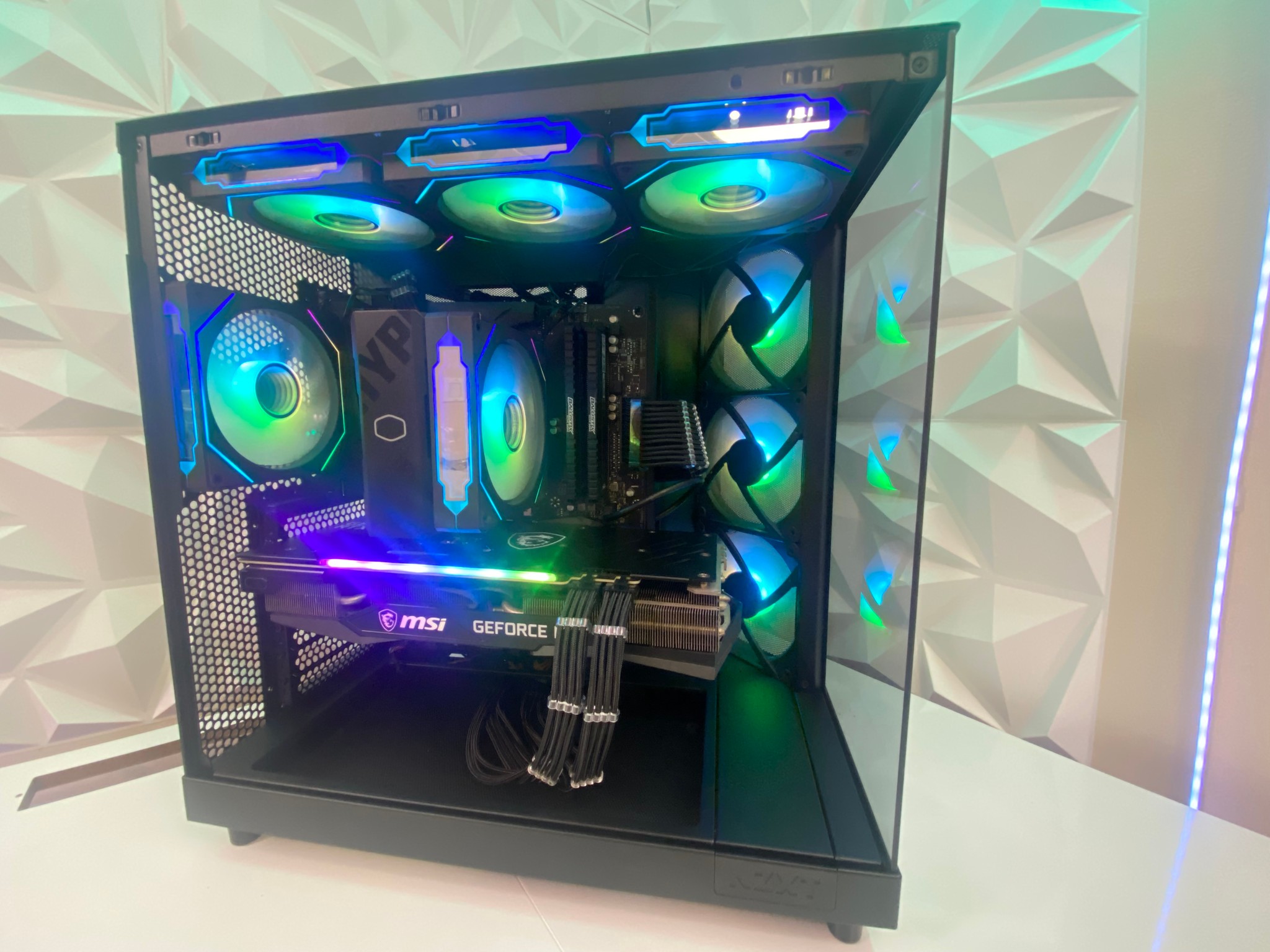 Pure Aesthetic Gaming PC | Ryzen 7-5800XT | RTX 3070 8GB | 16GB RAM | 1TB SSD