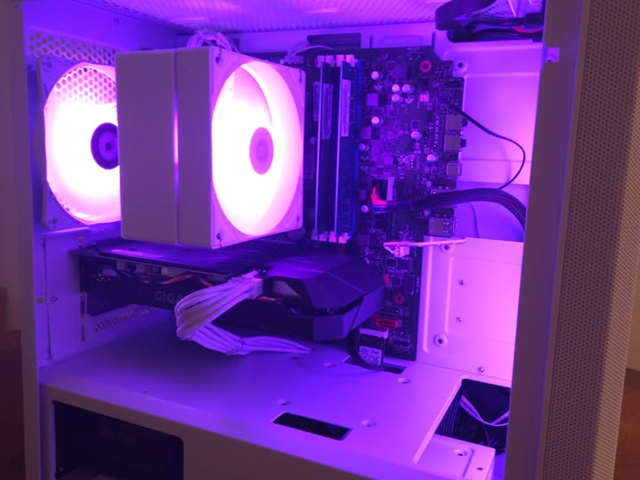 Custom White Gaming PC – i7-10700 / RTX 2060 – Fully Tested
