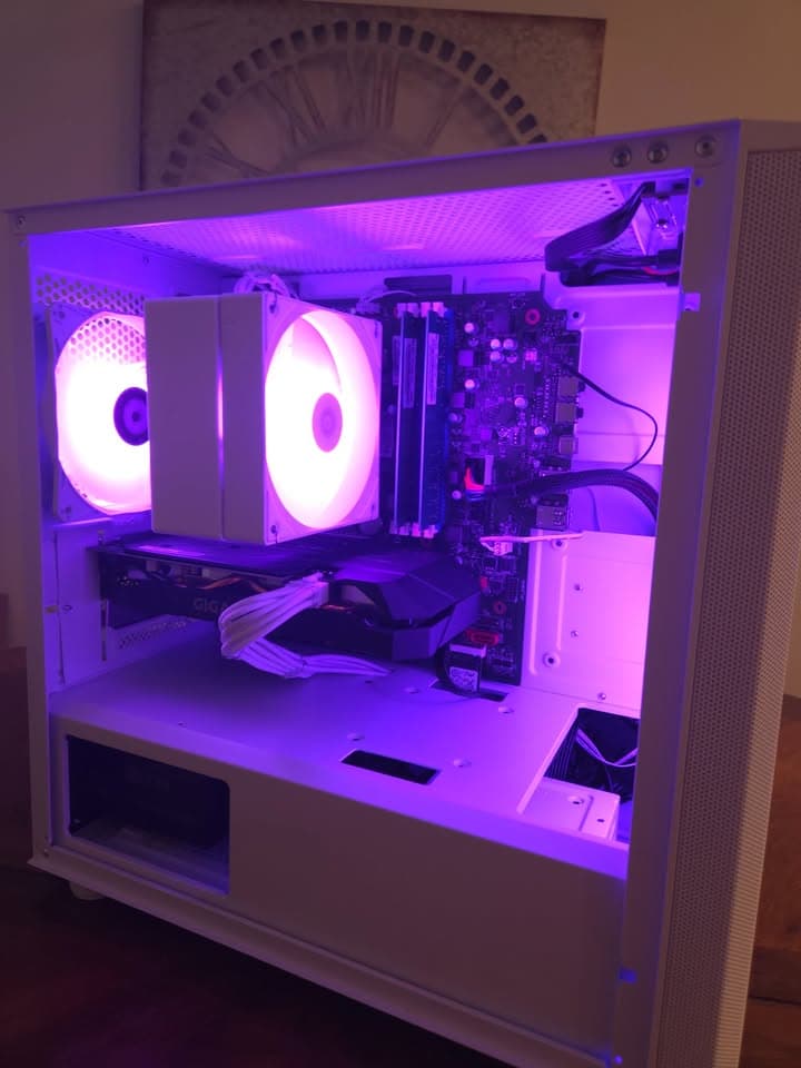 Custom White Gaming PC – i7-10700 / RTX 2060 – Fully Tested