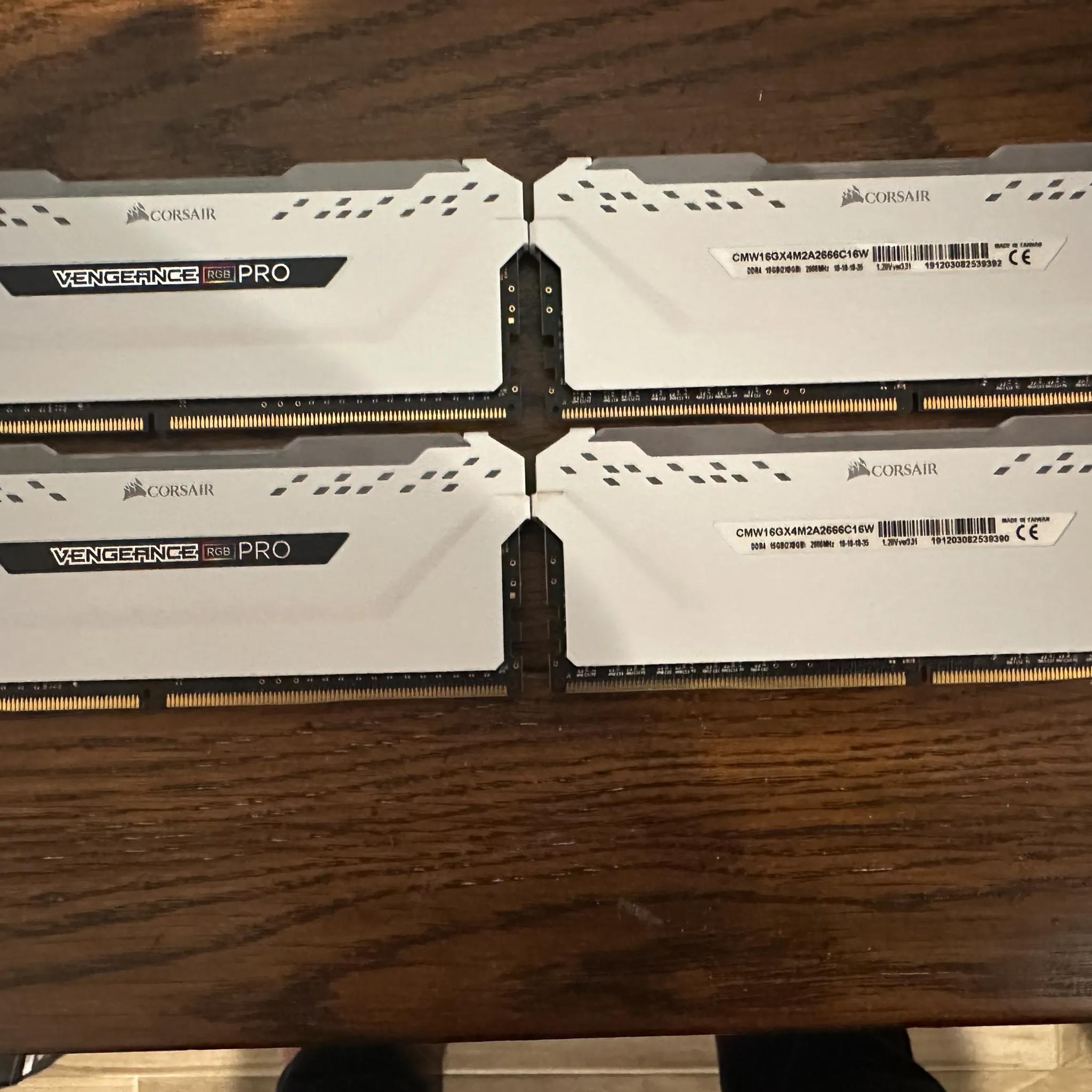 Corsair Vengeance Pro RGB 32gb (4x8gb) DDR4-2666mhz RAM