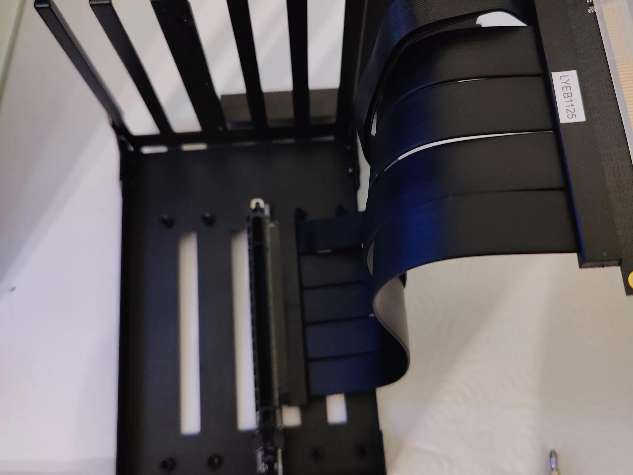 Lian li 011 XL Vertical GPU bracket kit