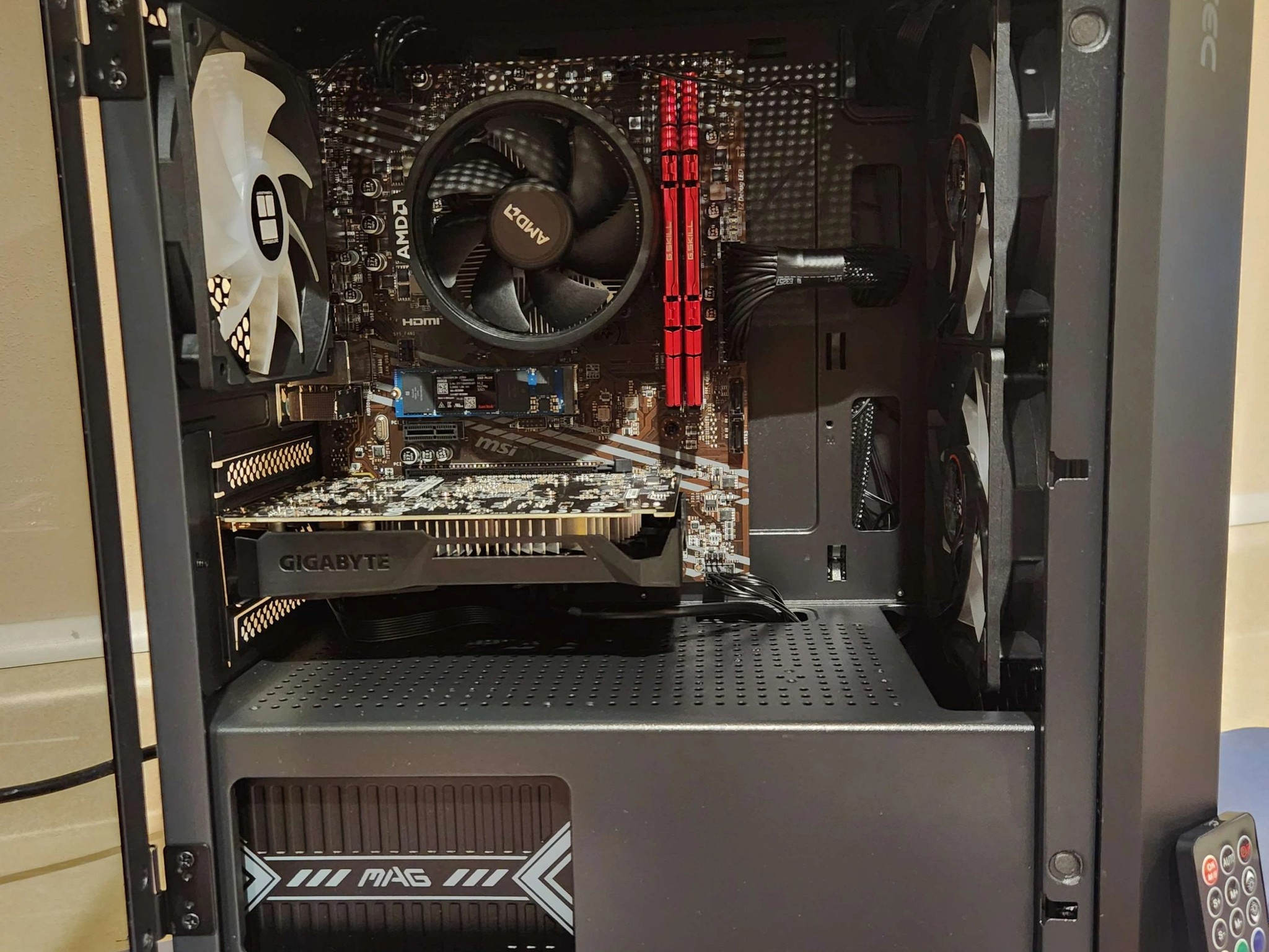 GTX 1050 ti | Ryzen 5 4500 | 16GB RAM | 500GB | RGB | Windows 11 Home