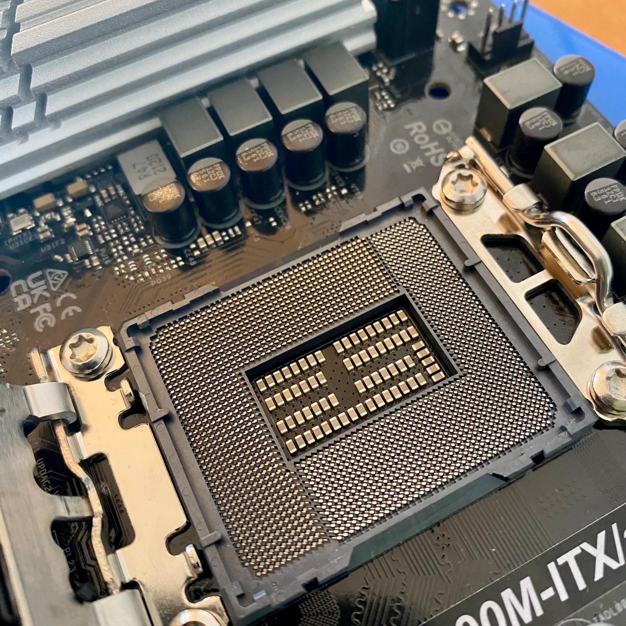 ASRock Z690M-ITX/AX Intel Socket 1700