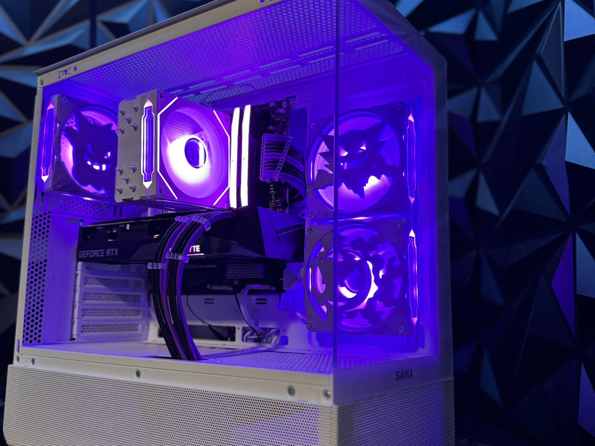 💀 Gakaiko Gengar 🟣 Ryzen 5 9600X| RTX 3070| 32 GB DDR5 6000MHZ| 2.5 TB NVMe