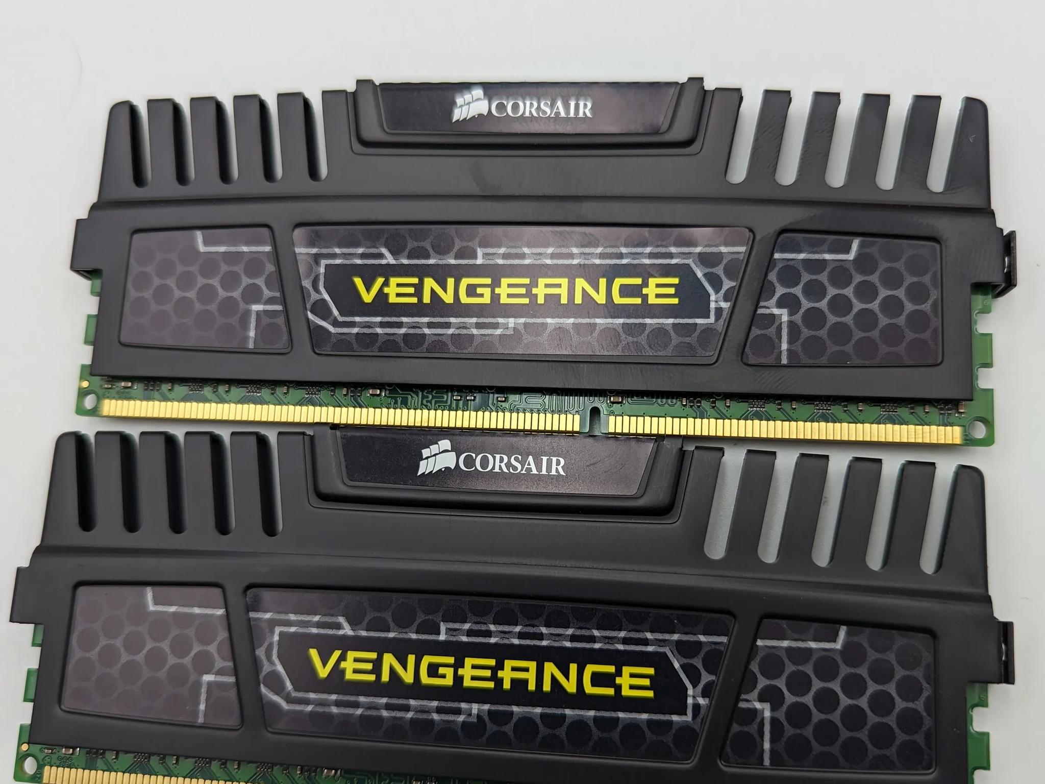 Corsair Vengeance 8gb kit DDR3 1600mhz