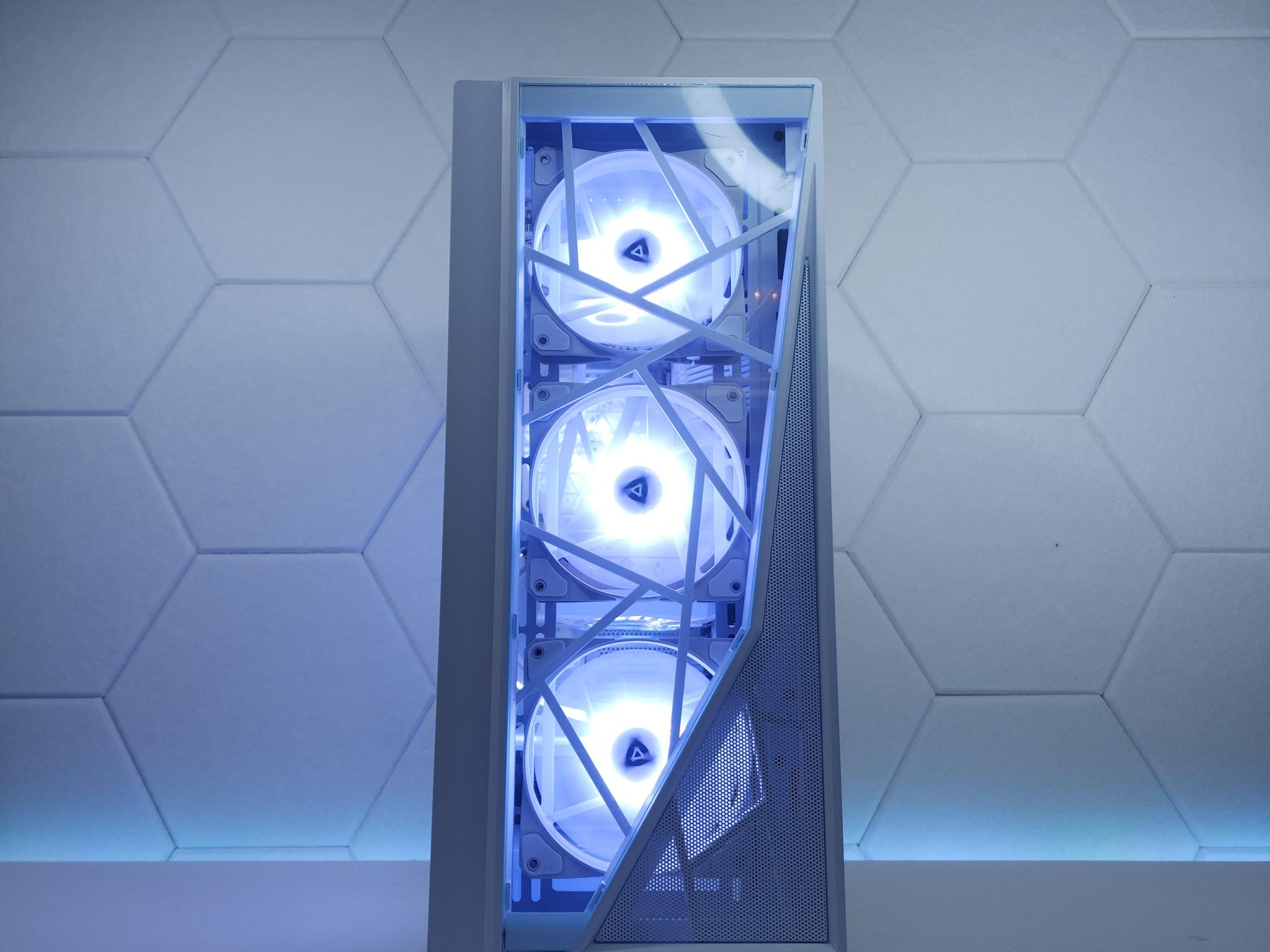 🤍🤍RX 7700XT | Core i5 12600K | 32GB 3200MHz | 1TB NVMe SSD Gen 4