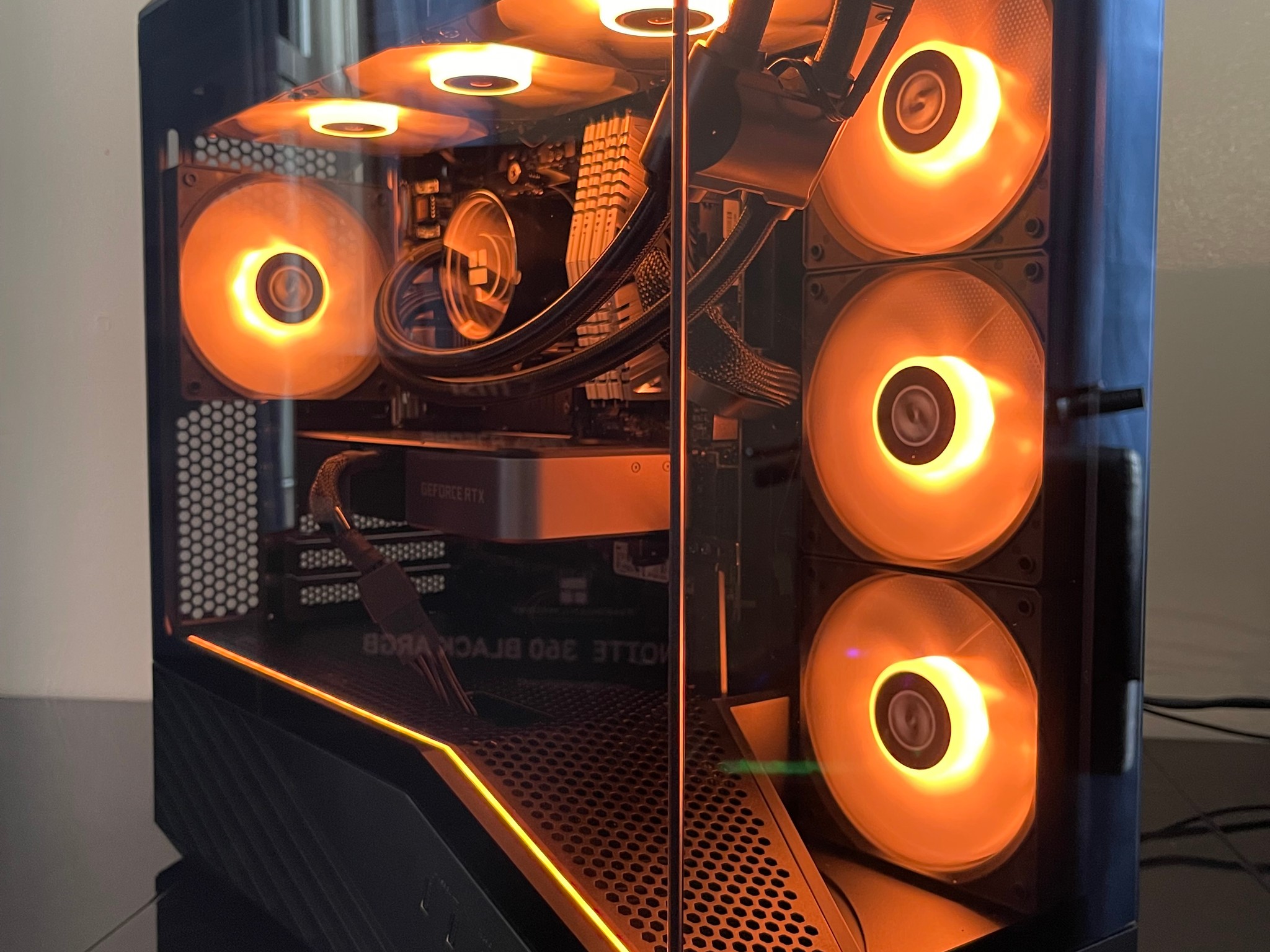 🔥1440p Beast / RTX 3070 FE/ R5 5600G/ 32GB RAM/ 1TB Storage/ liquid cooled🔥