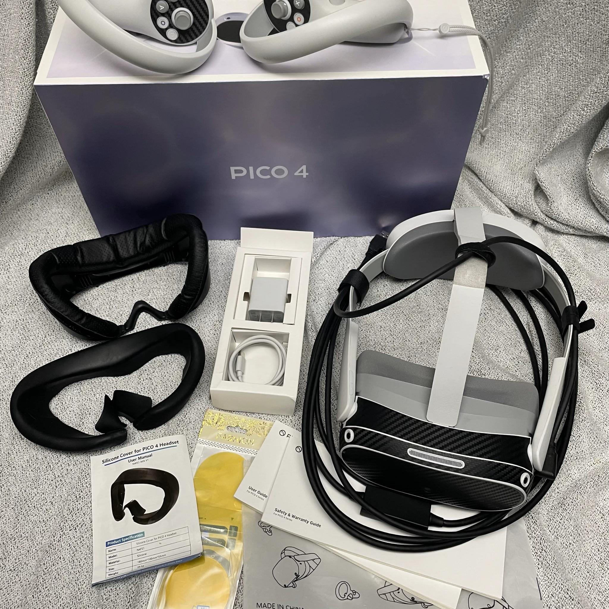 Pico 4 with accessories, used in good condition