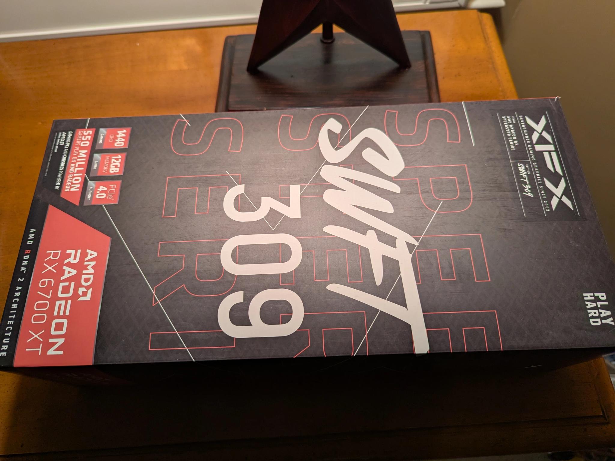 XFX Speedster SWFT309 Radeon RX 6700XT