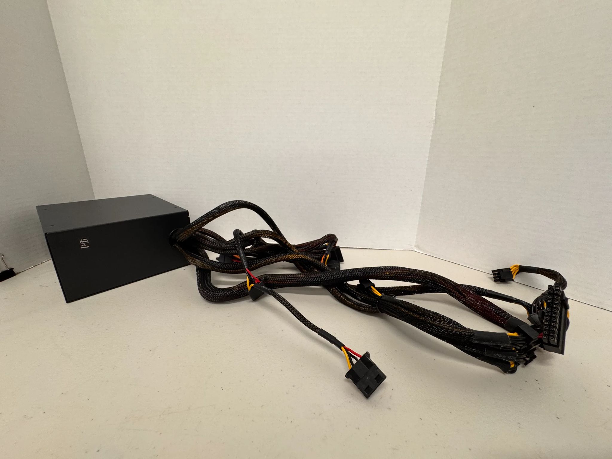 Apevia Prestige 800w 80+ Gold Power Supply