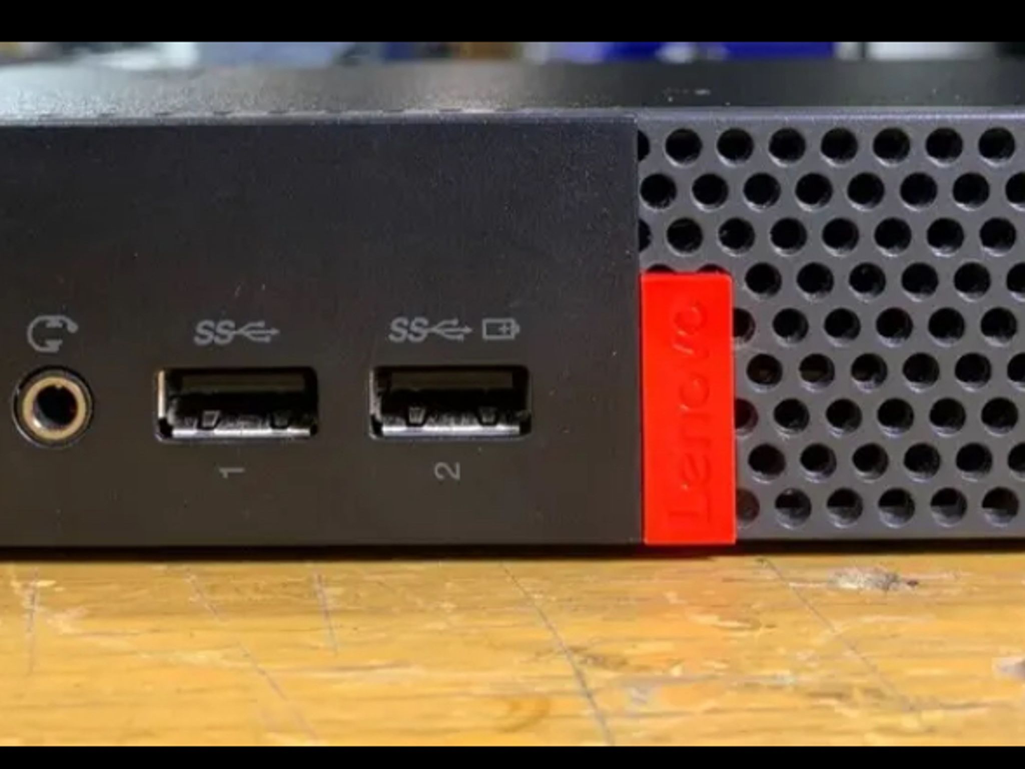 Lenovo ThinkCentre M910q Intel i5-7500t 8GB RAM 256gb SSD