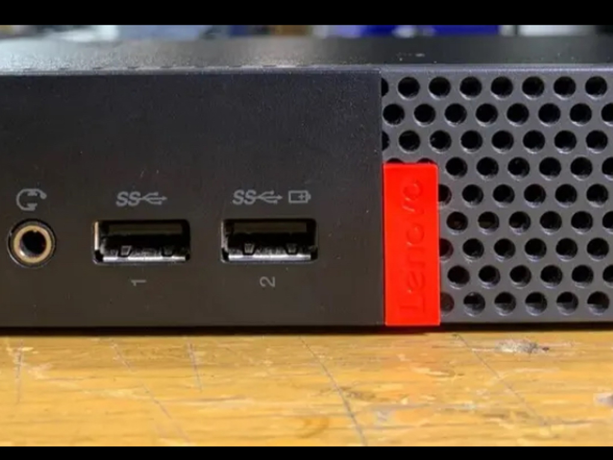Lenovo ThinkCentre M910q Intel i5-7500t 8GB RAM 256gb SSD