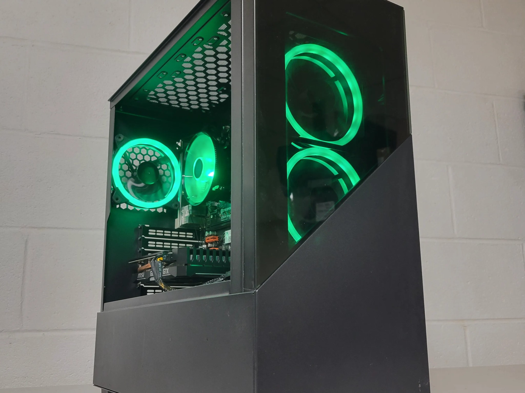 🤑🎱GTX 1660 Super 6gb Black Gaming PC🤑🎱 (i5-9600kf//GTX 1660 Super 6gb)