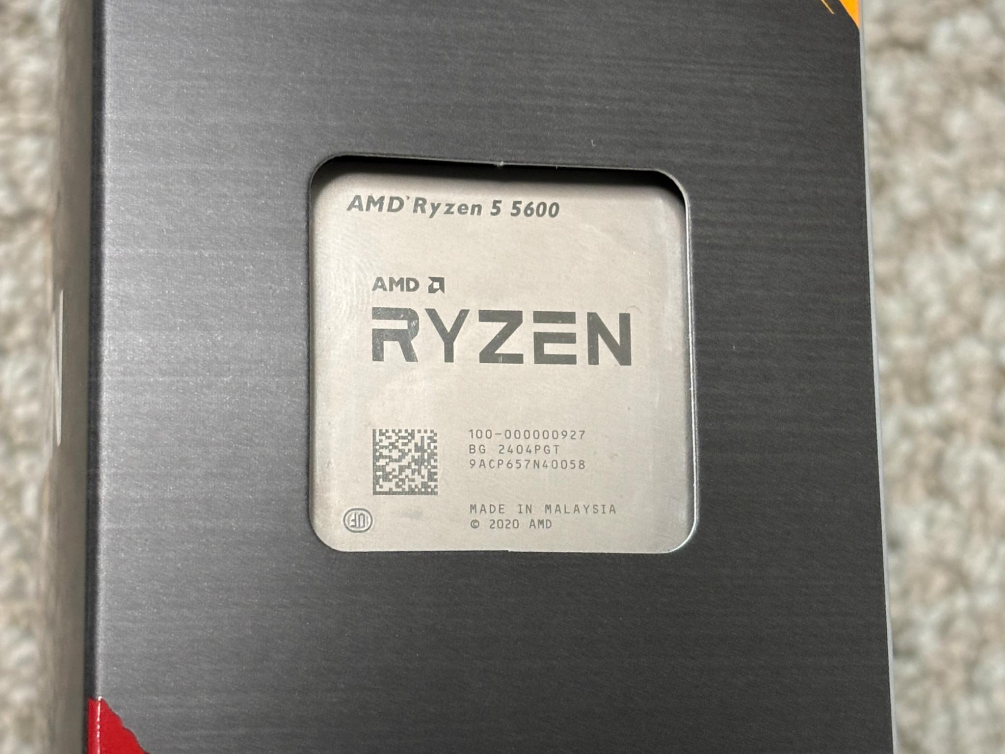 AMD RYZEN 5 5600 includes fan