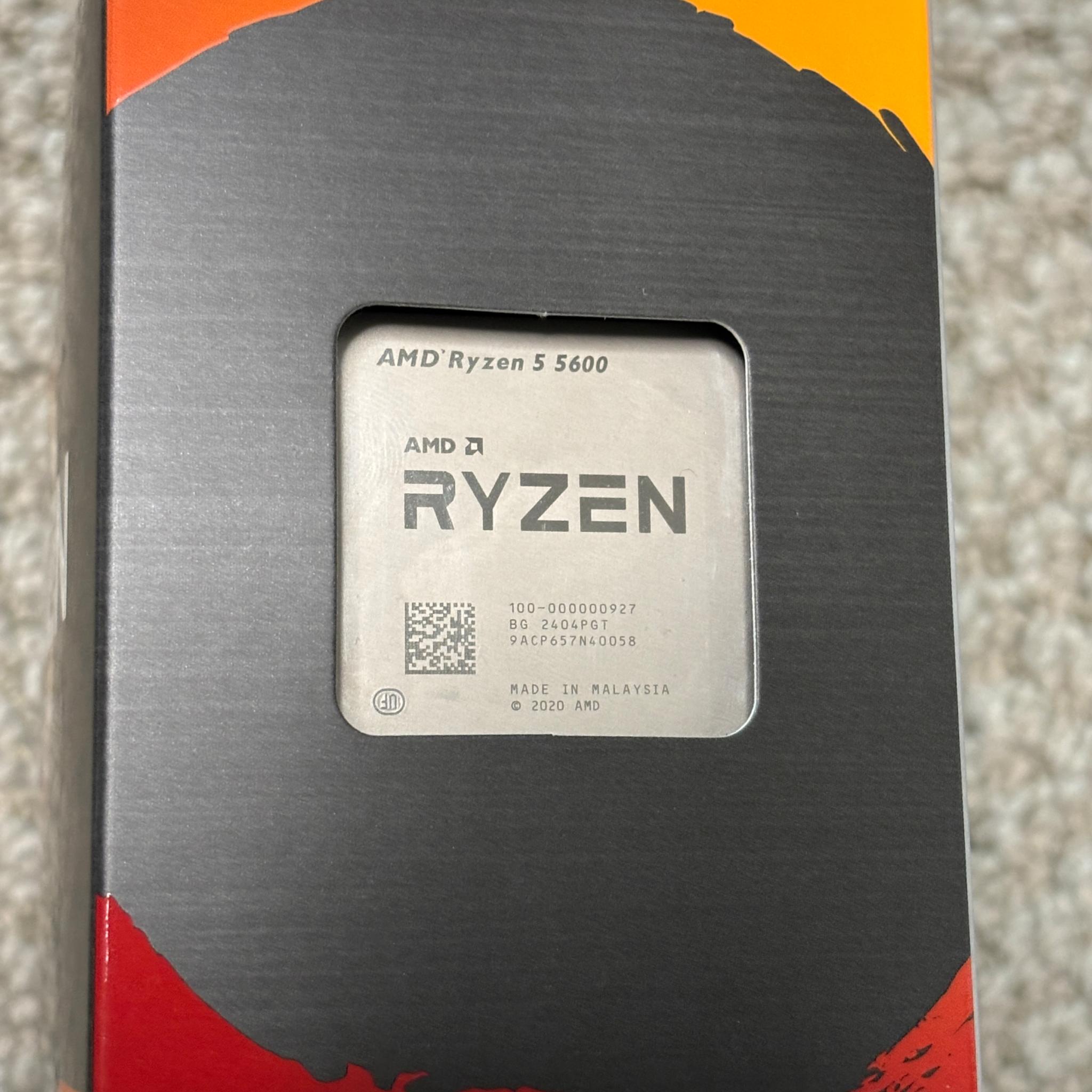 AMD RYZEN 5 5600 includes fan