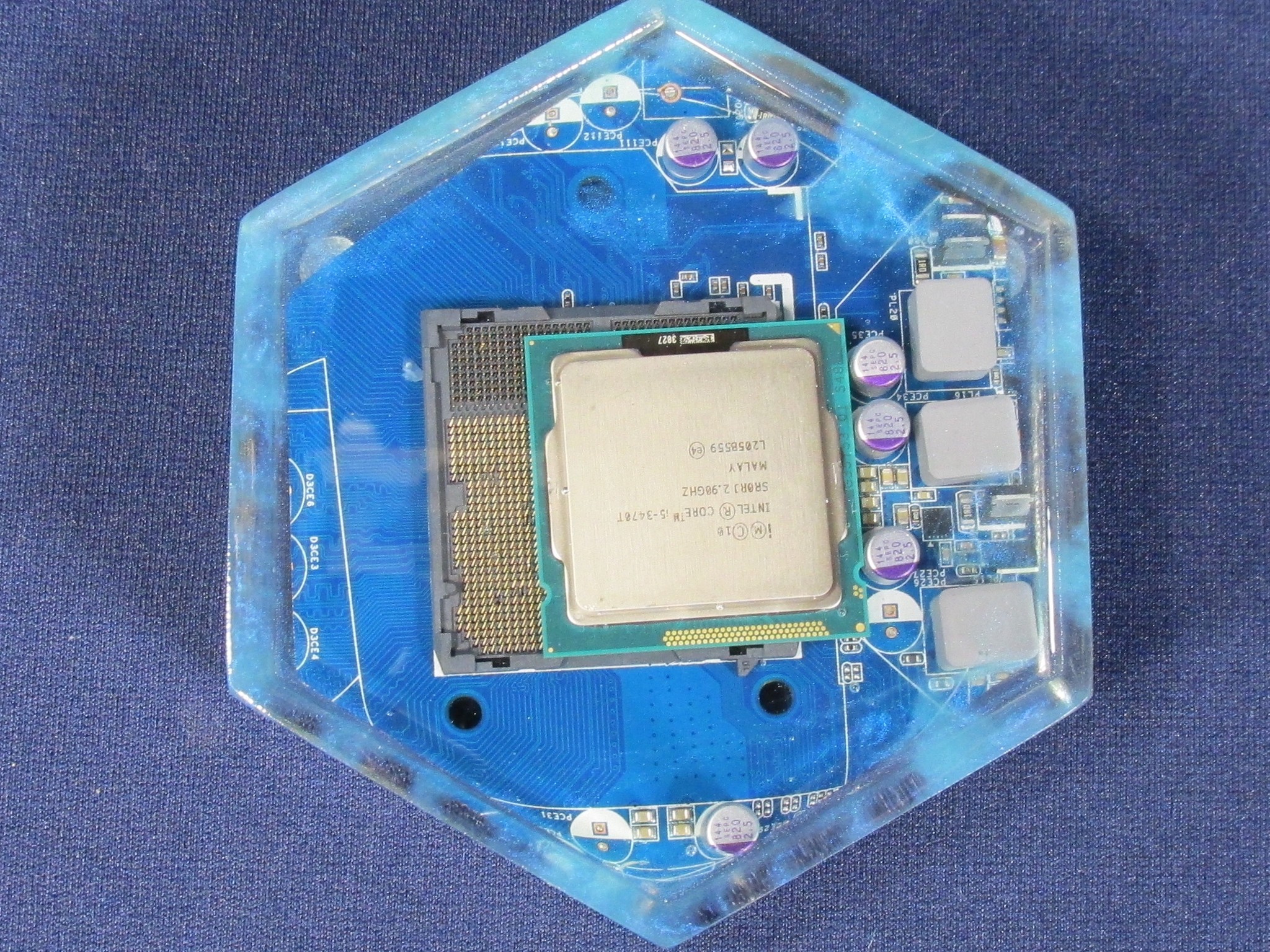 Handmade Clear Epoxy Resin Coaster With Intel Core i5-3470T (SR0RJ) & Motherboard