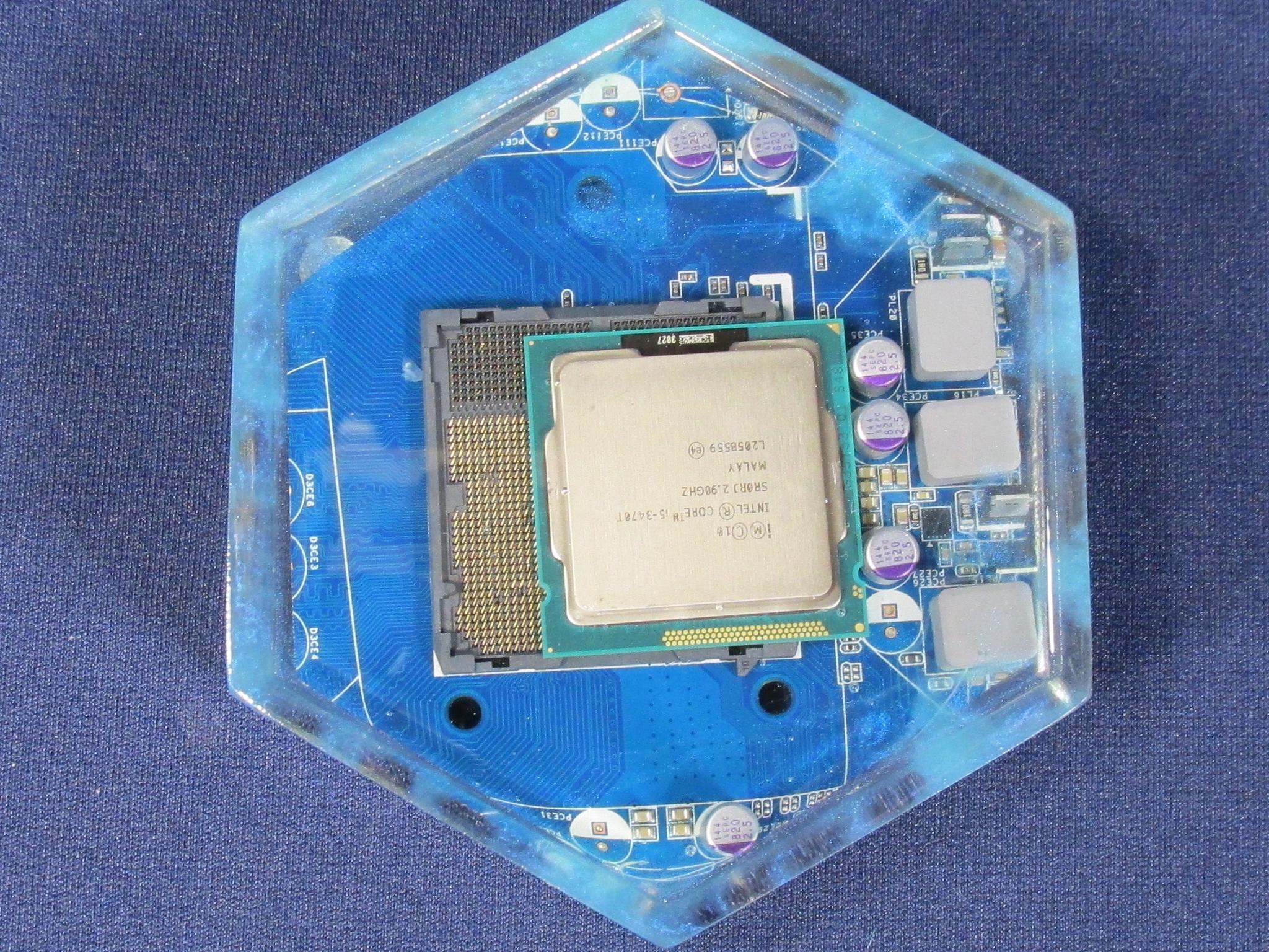 Handmade Clear Epoxy Resin Coaster With Intel Core i5-3470T (SR0RJ) & Motherboard