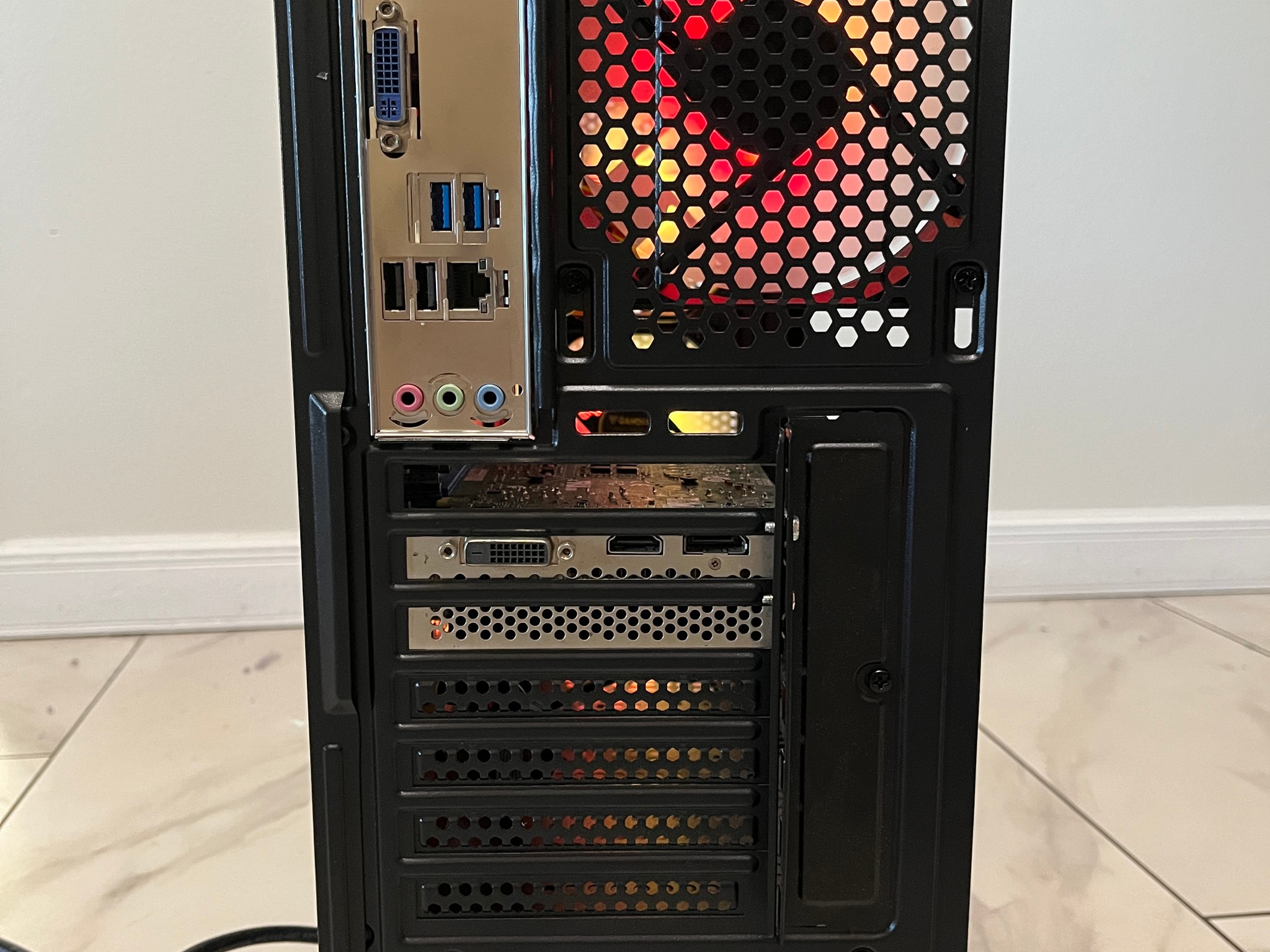 Budget Gaming PC-Intel i7-4770,NVIDIA GTX 1660S,16GB RAM,750GB Storage, w/ Wi-Fi & BT*Defective Case