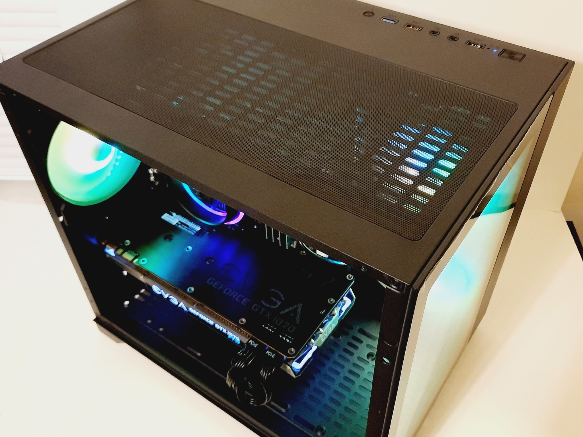 Newly built Gaming PC - Nvidia GTX 1070 8GB / Intel i7 4790 / 16GB RAM / 730GB SSD / RGB Fans