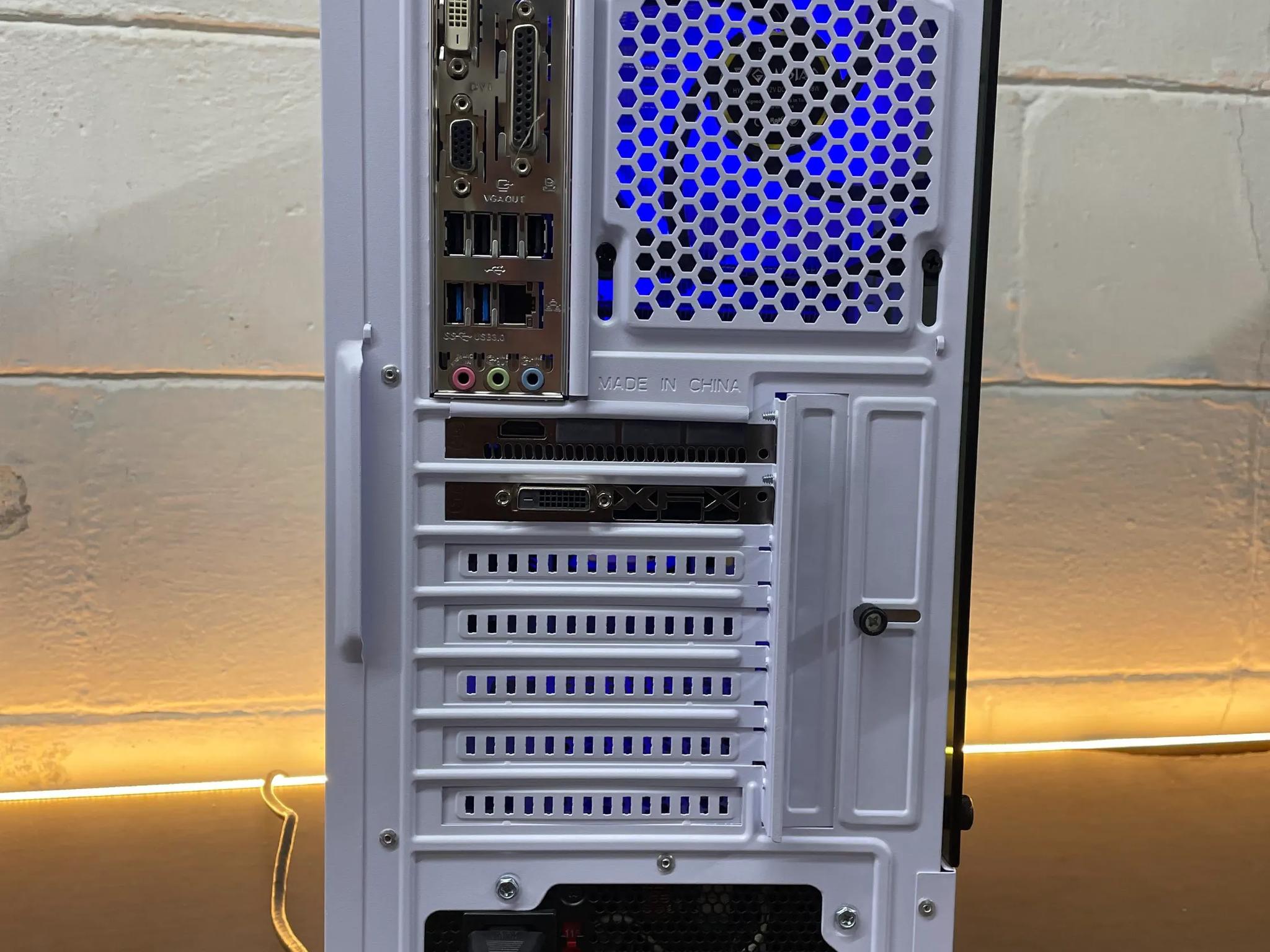 Sleeky Gaming PC | Intel i5 / AMD RX580 / 8GB / 1.1TB Win 11 Pro WiFi