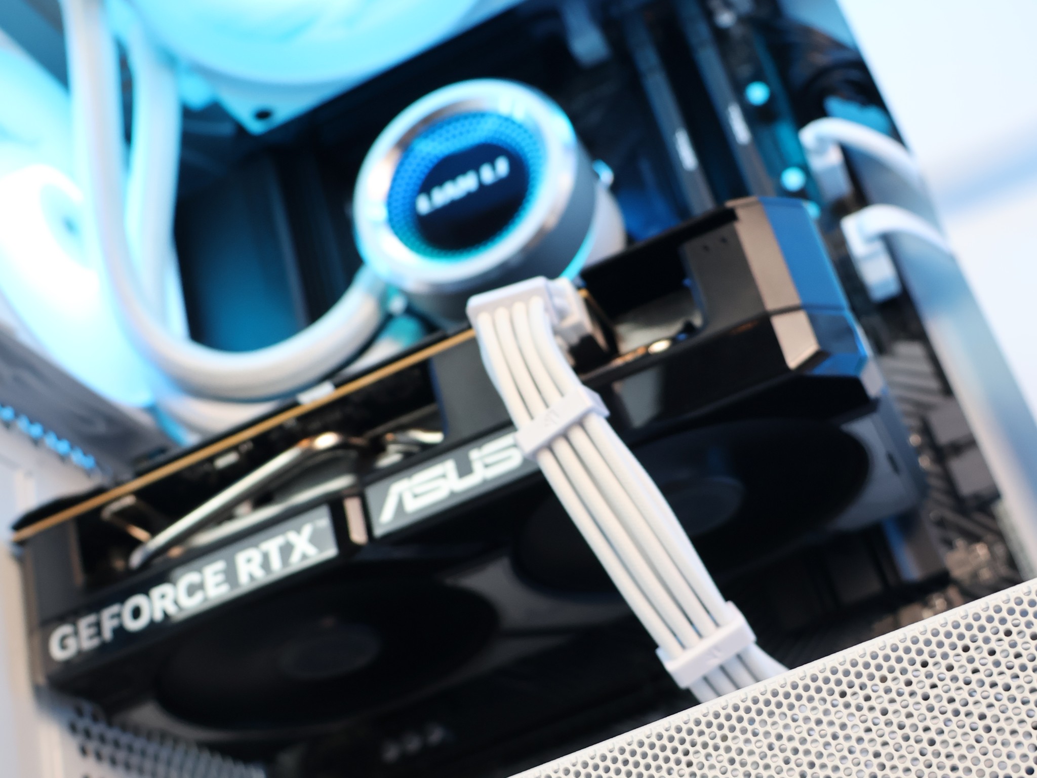 ⚪ Ryzen 5 7600X/RTX 5060 8GB Gaming/Streaming PC ⚪