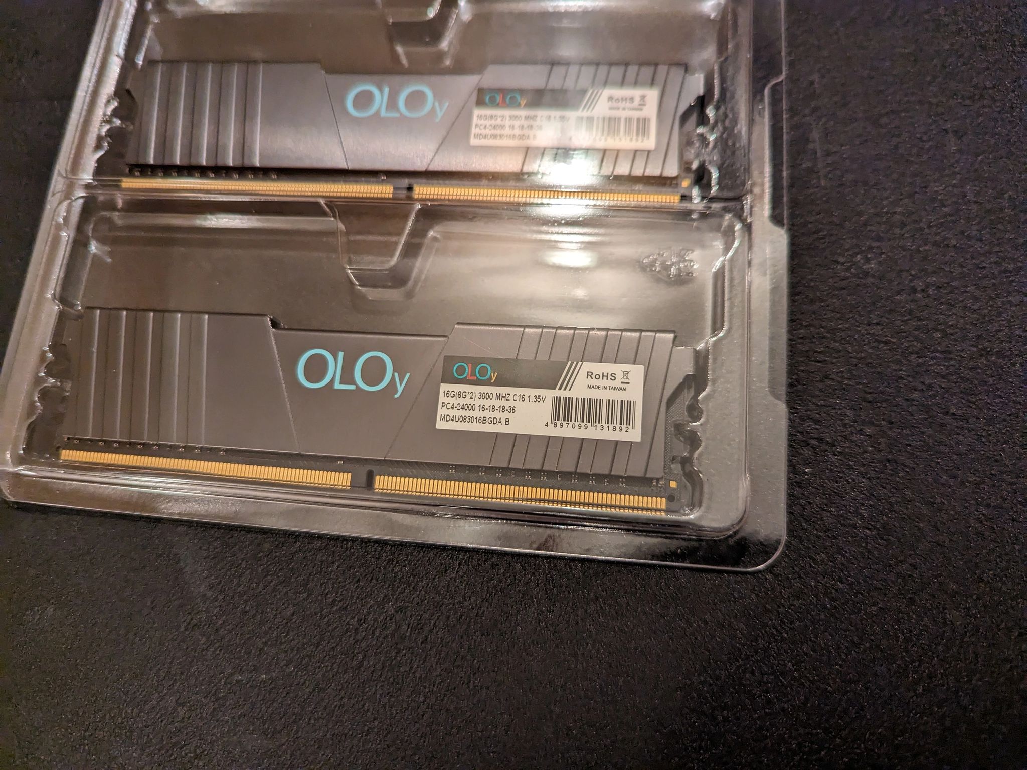 OLOy 16GB (2x8GB) DDR4-3000 CL16 Memory