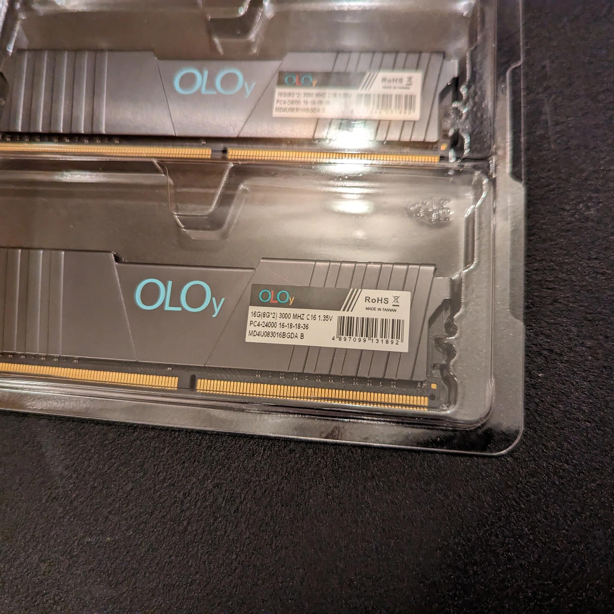 OLOy 16GB (2x8GB) DDR4-3000 CL16 Memory