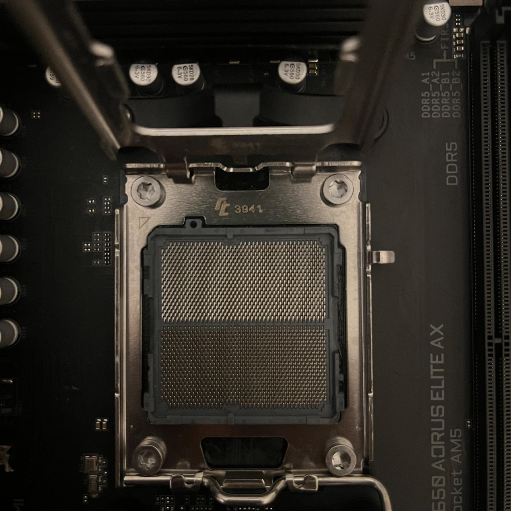 GIGABYTE B650 AORUS ELITE AX ATX AM5 (DDR5, PCIe 5.0)